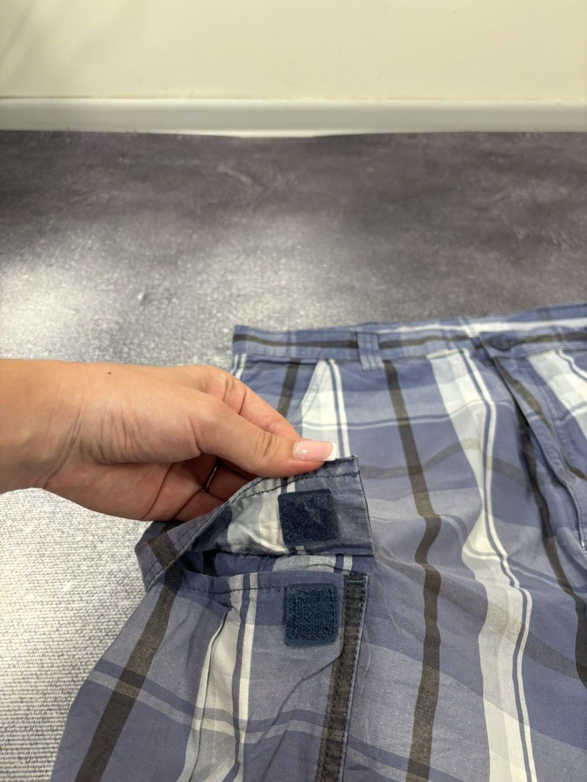 Vintage Vintage Wrangler USA Blue Check Utility Hype Cargo Shorts Size US 38 / EU 54 - 6 Thumbnail