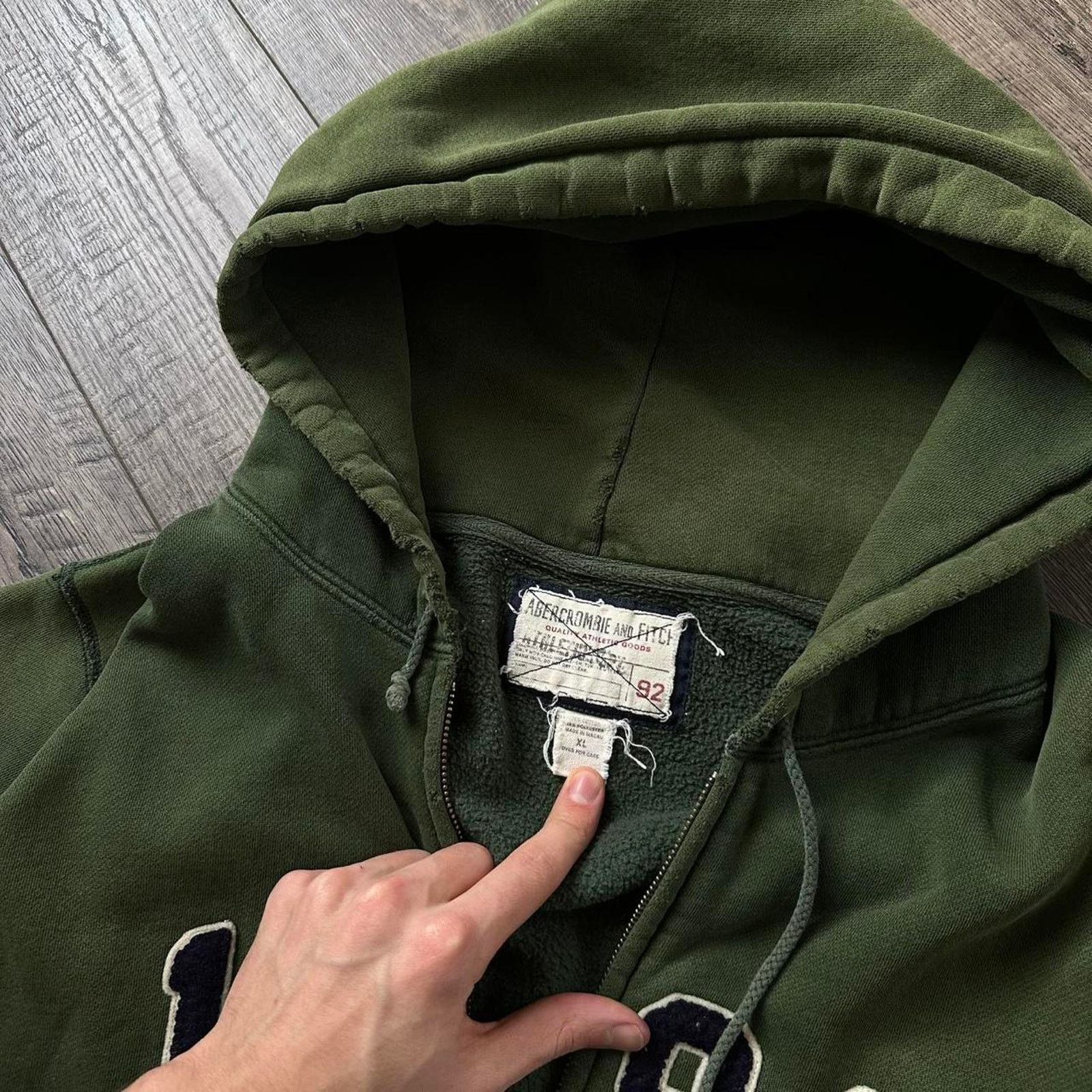 Abercrombie & Fitch × Vintage Vintage 00s Thrashed Cotton Abercrombie & Fitch ZipUp Hoodie Size US XL / EU 56 / 4 - 4 Thumbnail
