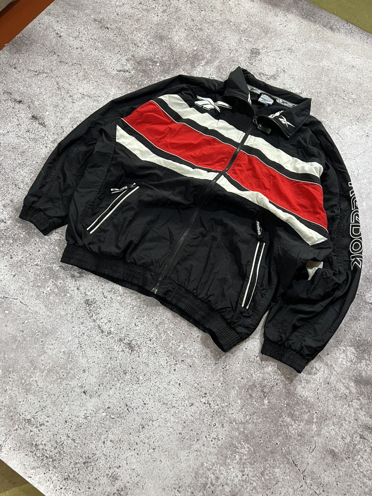 Reebok 🔥Reebok Vintage Jacket/Windbreaker🔥 Y2k streetwear , hype! Size US L / EU 52-54 / 3 - 3 Thumbnail