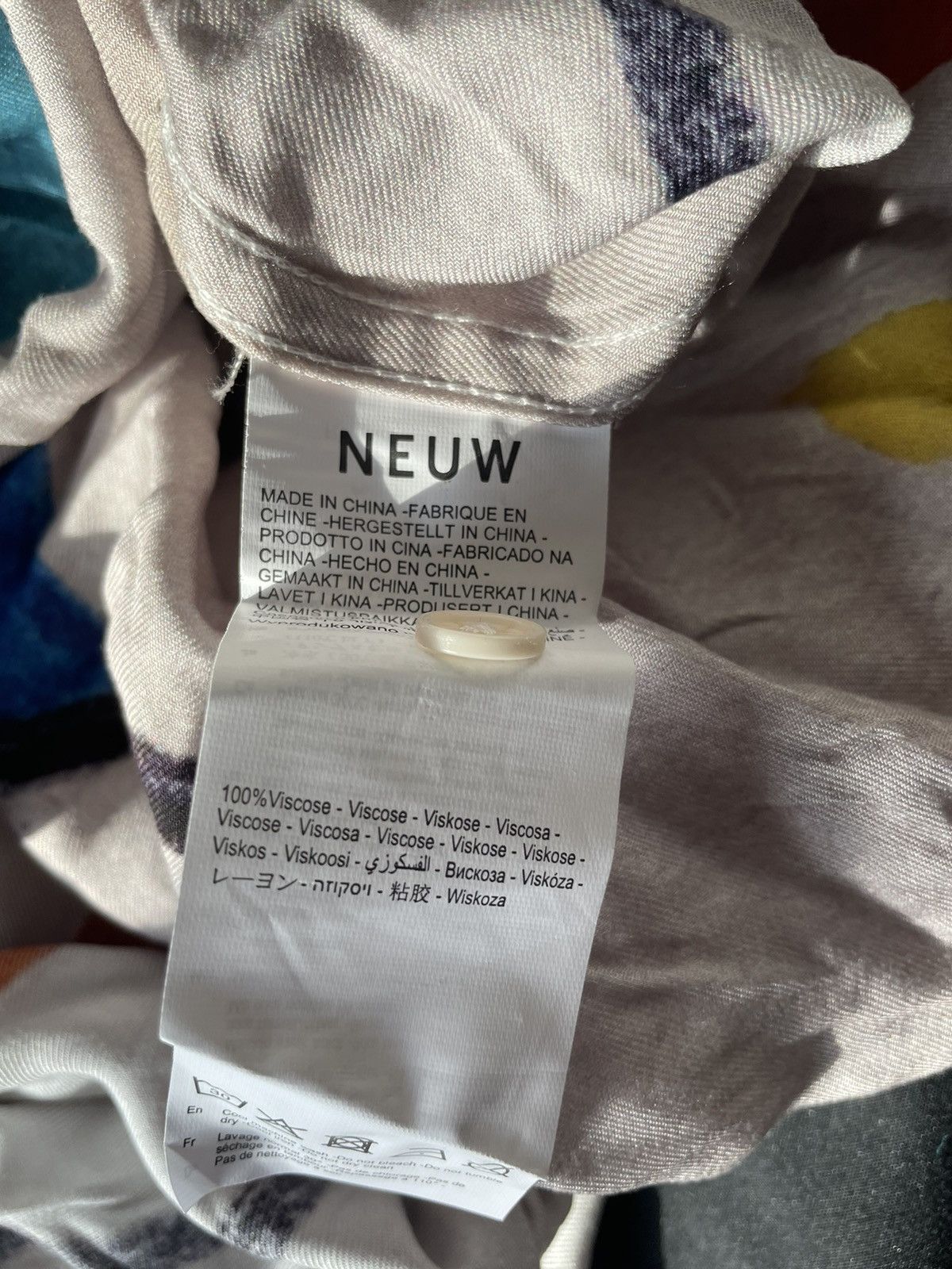 NEUW Denim Neuw Silk Blend Short Sleee Design Artwork Size US XL / EU 56 / 4 - 4 Thumbnail