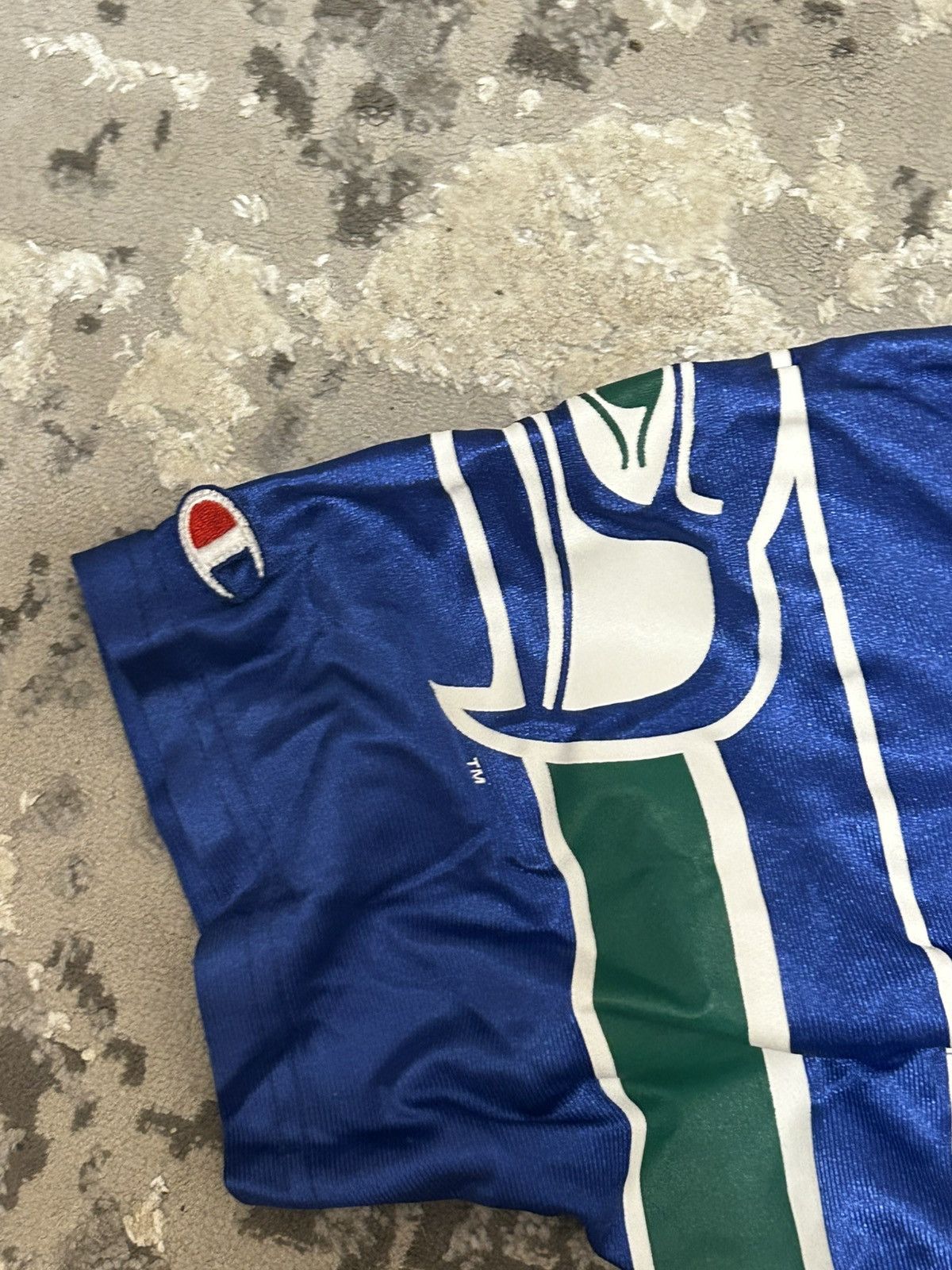 American Eagle Outfitters × Champion VINTAGE champion made in usa jersey eagle basketball jersey Size US M / EU 48-50 / 2 - 6 Thumbnail