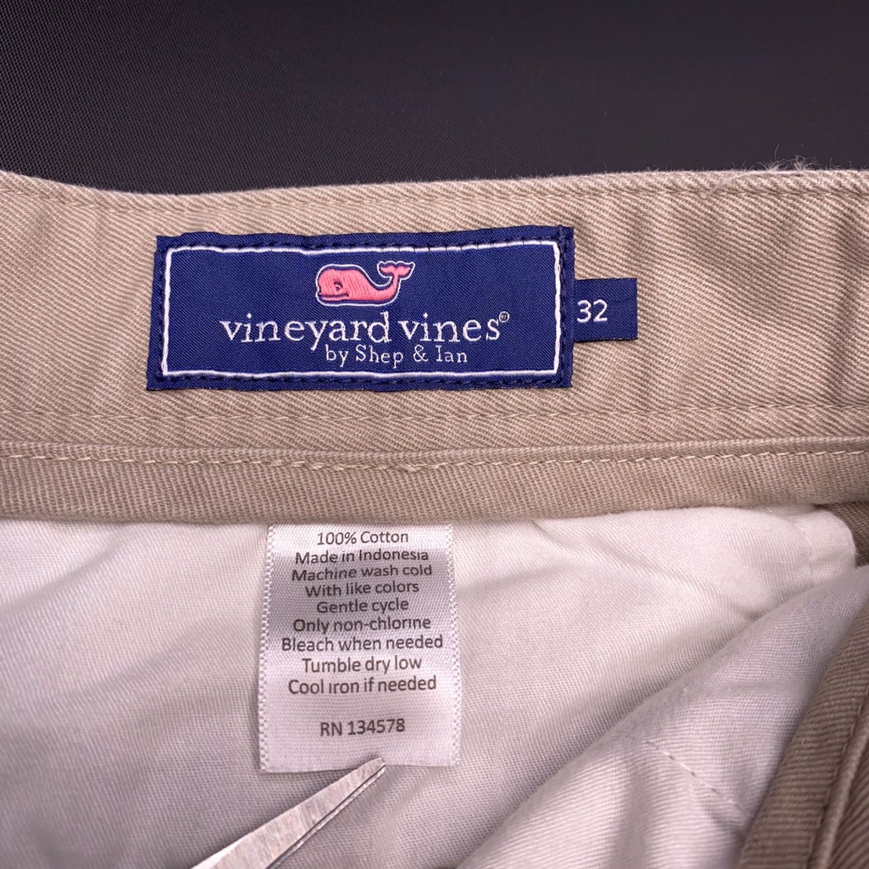 Vineyard Vines Vineyard Vines Mens Shorts 32 Khaki Flat Front Chino Breathable Pockets Logo Regular Waist 32 Brown 100% Cotton Summer Spring Fall Knit Vintage No N/A Size US 32 / EU 48 - 5 Thumbnail