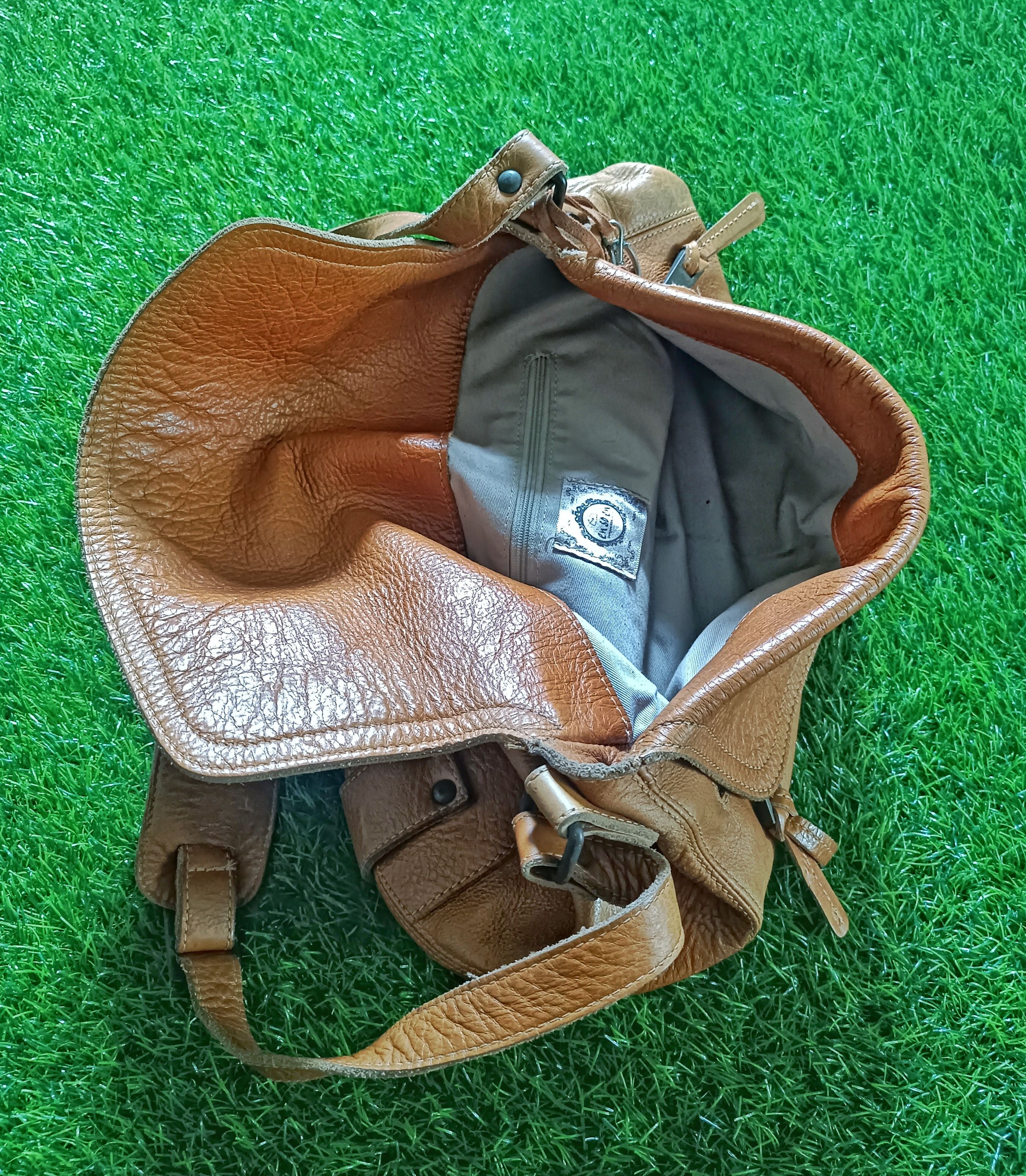 Handmade × Leather HANDMADE LEATHER LARGE OVERSIZED CROSSBODY SLING BAG Size ONE SIZE - 4 Thumbnail