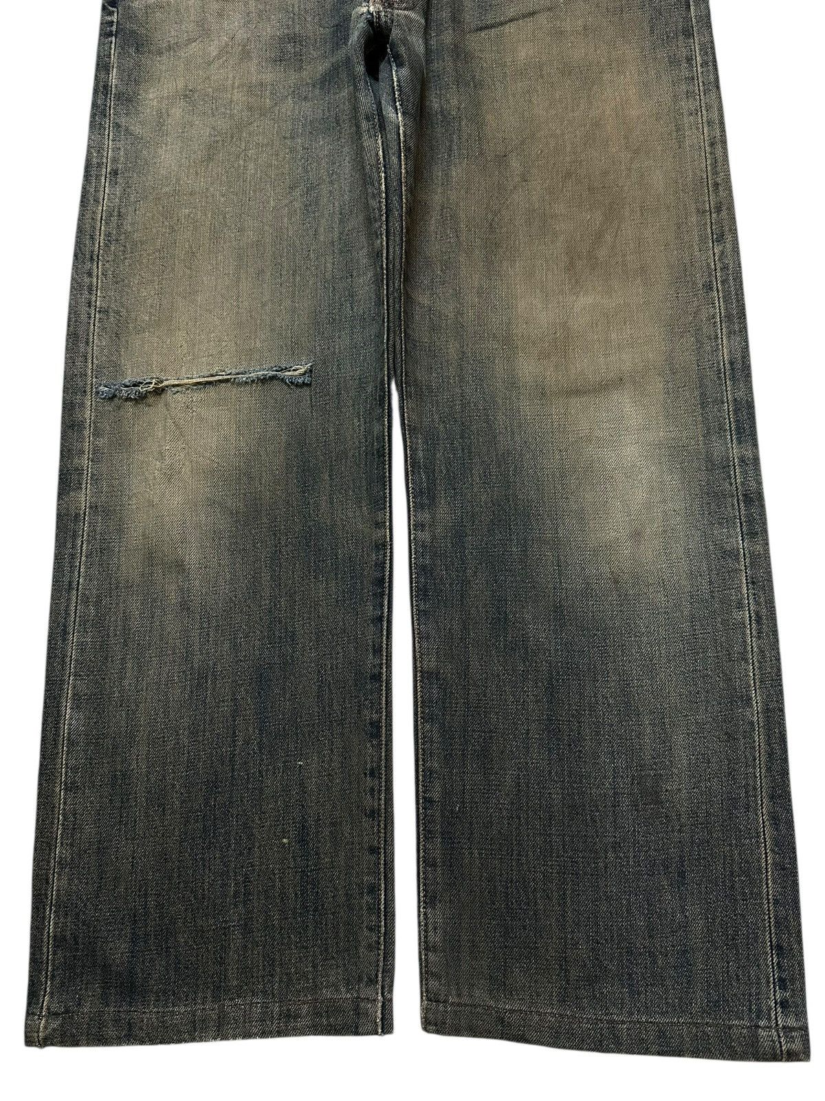 Japanese Brand Vintage Japanes Brand Mud Wash Faded Distressed Baggy Jeans Size US 34 / EU 50 - 7 Thumbnail