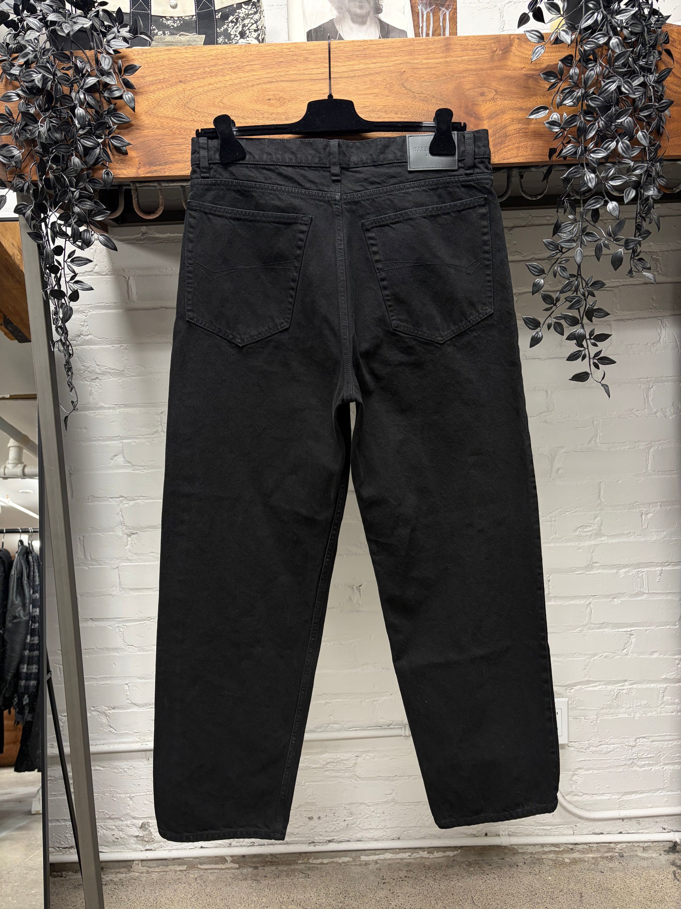 Balenciaga 2023 Balenciaga Black ‘Loose Fit Jeans’ Heavyweight Denim Size US 32 / EU 48 - 3 Thumbnail