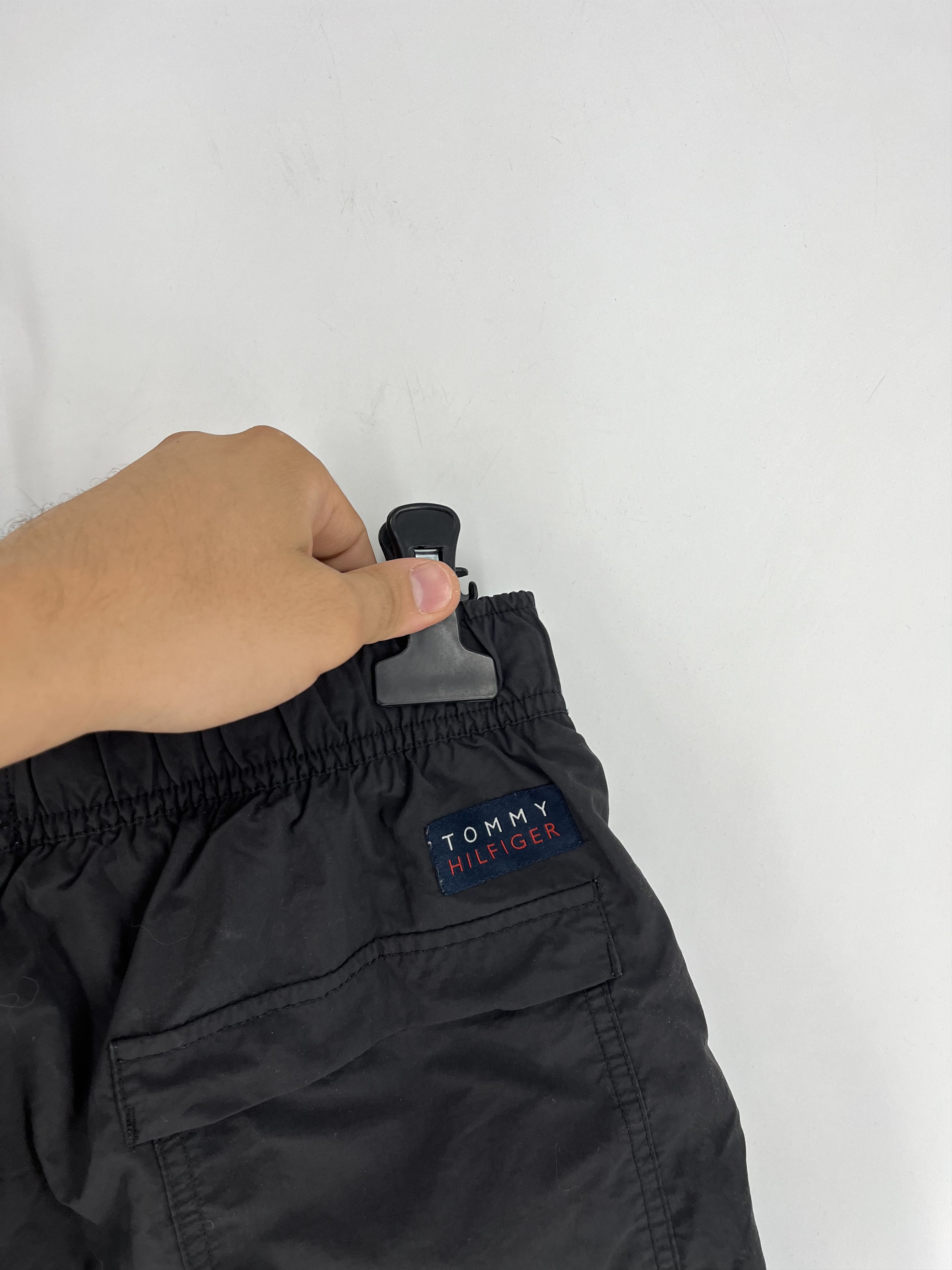 Tommy Hilfiger 90s Vintage Tommy Hilfiger Navy Nylon Big Logo Shorts Travis Size US 34 / EU 50 - 9 Thumbnail