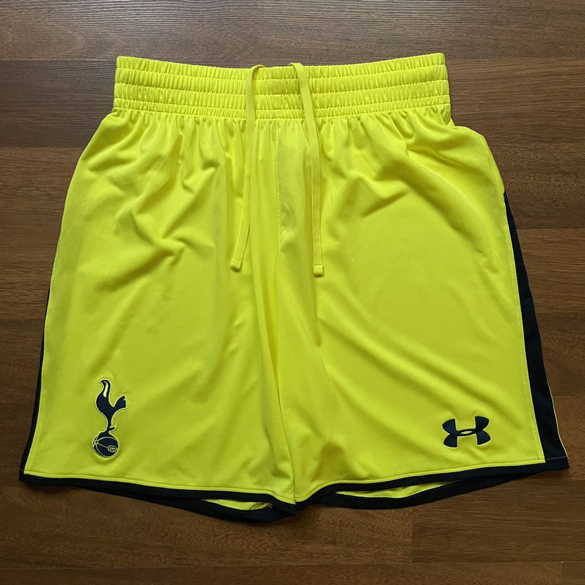 Under Armour × Vintage TOTTENHAM HOTSPUR UNDER ARMOUR 2014/2015 SOCCER THIRD SHORTS Size US 38 / EU 54 - 1 Thumbnail