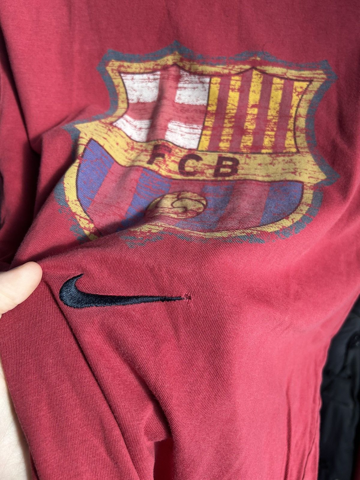 Nike × Vintage Nike x Barcelona Thrashed Big Logo Football T-shirt Size US M / EU 48-50 / 2 - 6 Thumbnail