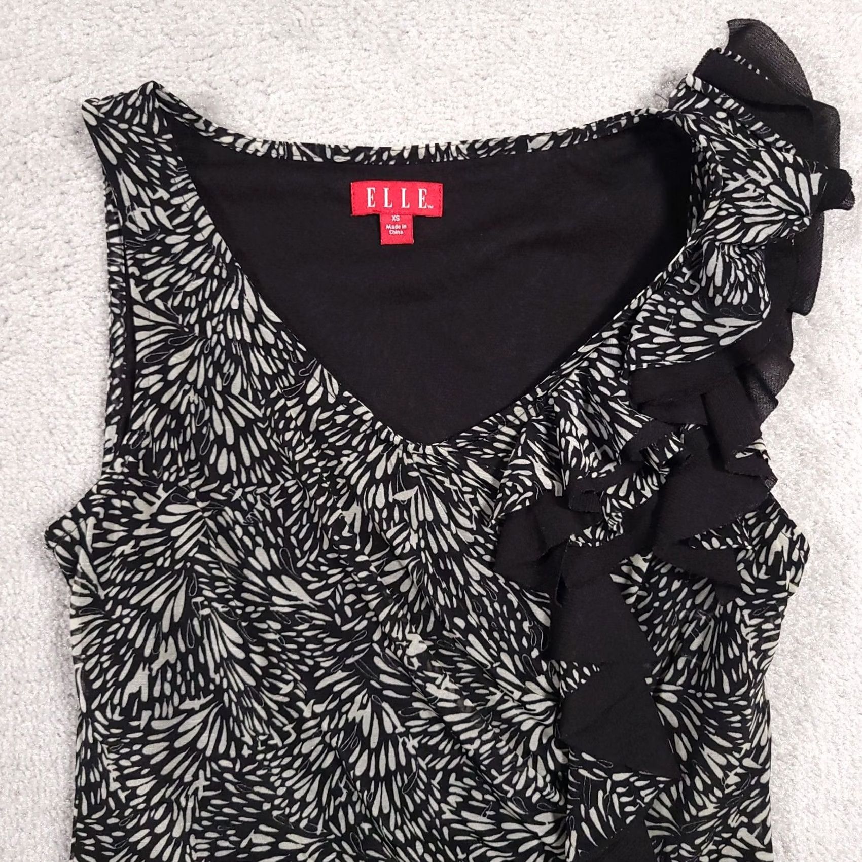 Vintage ELLE Dress Womens XS Gray Dressy Work Tank Blouse Ruffle Women Black Geometric Print Lined Size XS / US 0-2 / IT 36-38 - 3 Thumbnail