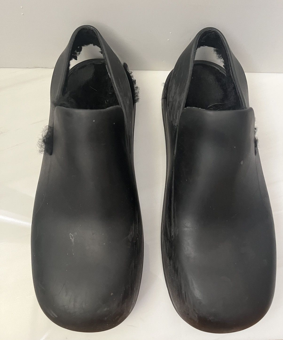 Bottega Veneta Bottega Veneta Black Rubber Clog Shearling Lined Size US 7 / EU 40 - 1 Thumbnail