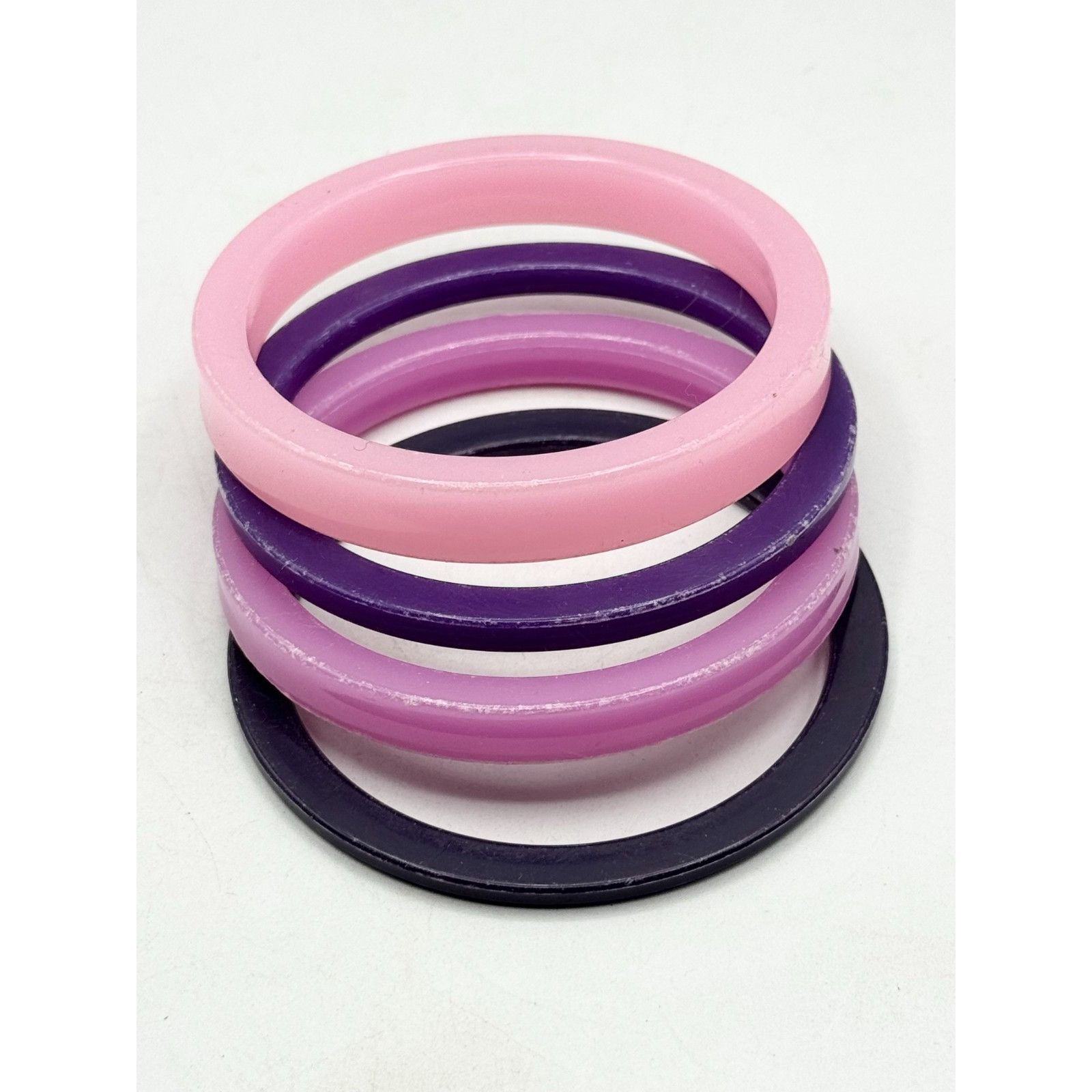 Vintage Vintage plastic bangle set of four bangle bracelets Size ONE SIZE - 1 Thumbnail