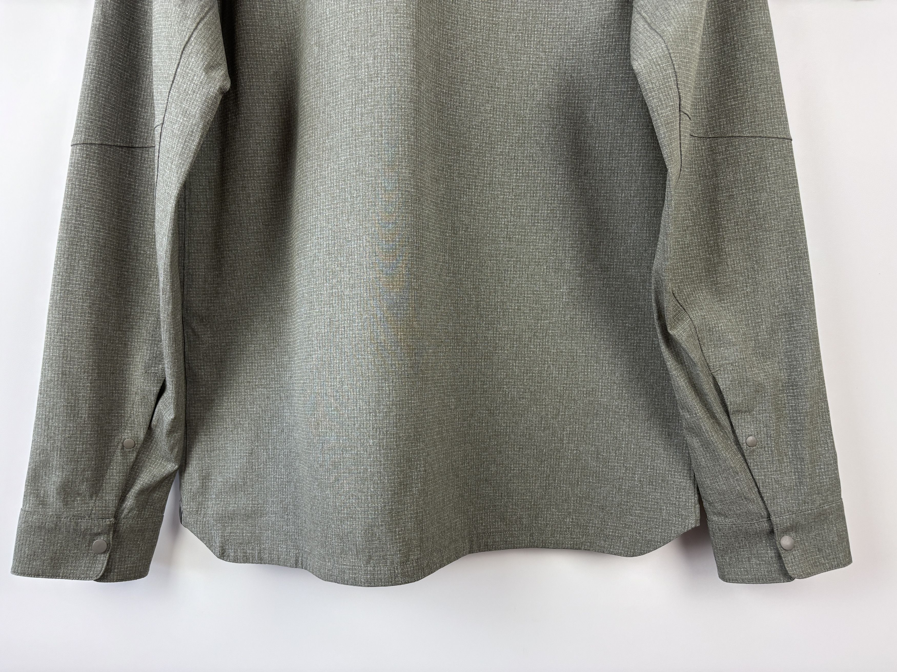 Lululemon Mens Lululemon Longsleeve Pearl Snap Shirt Gray Size M Size US M / EU 48-50 / 2 - 6 Thumbnail