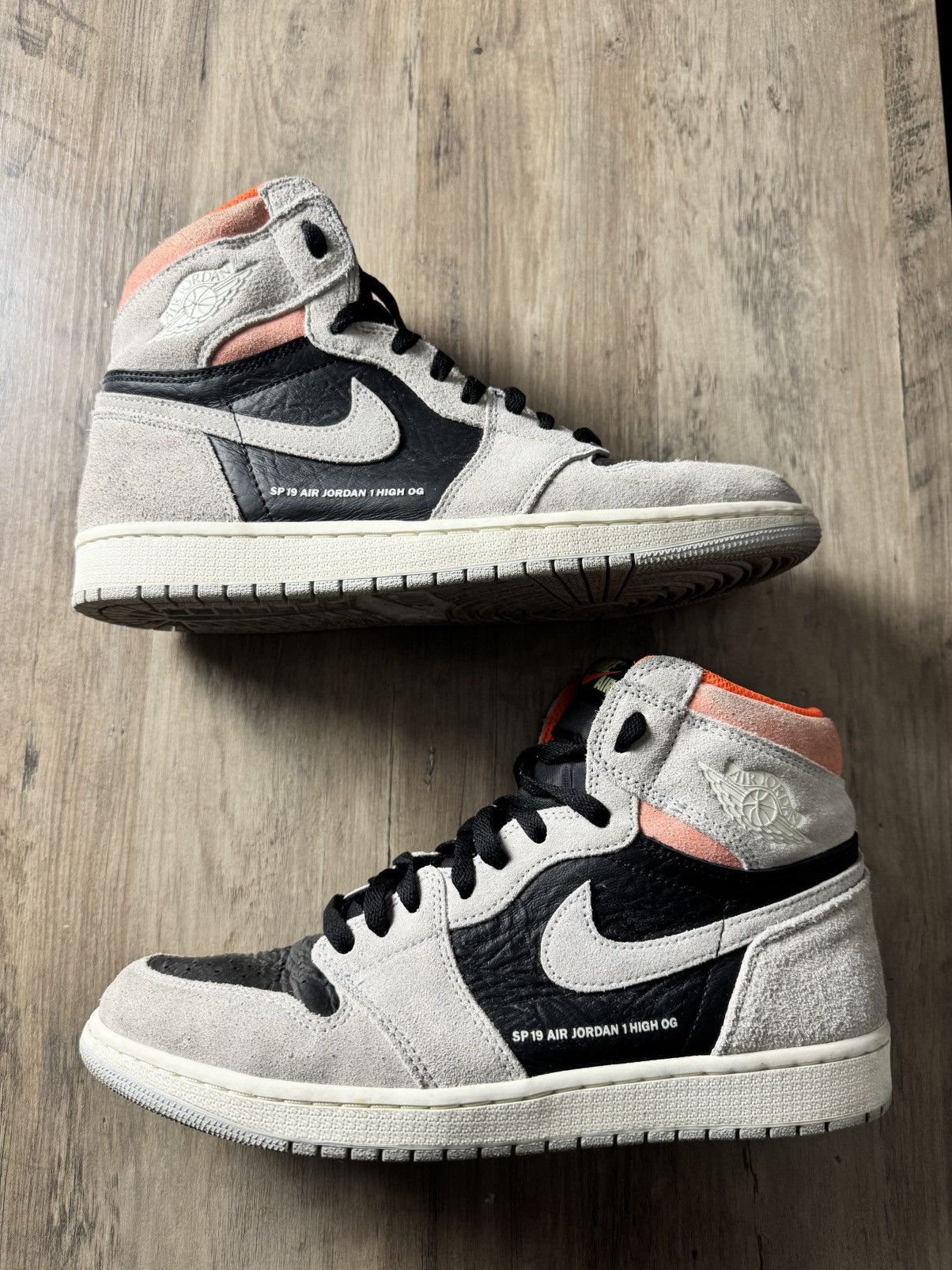 Jordan Brand × Nike jordan 1 neutral grey hyper crimson Size US 11 / EU 44 - 5 Thumbnail