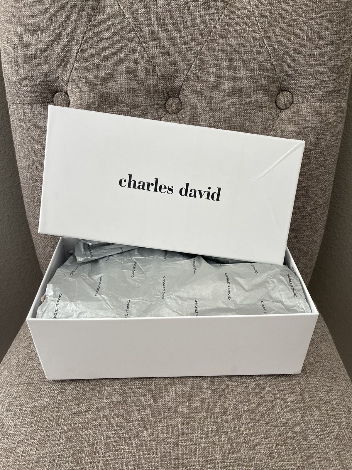 Designer NIB Charles David Slip Studded Leather Flat Womens Size 7M Size US 7 / IT 37 - 5 Thumbnail