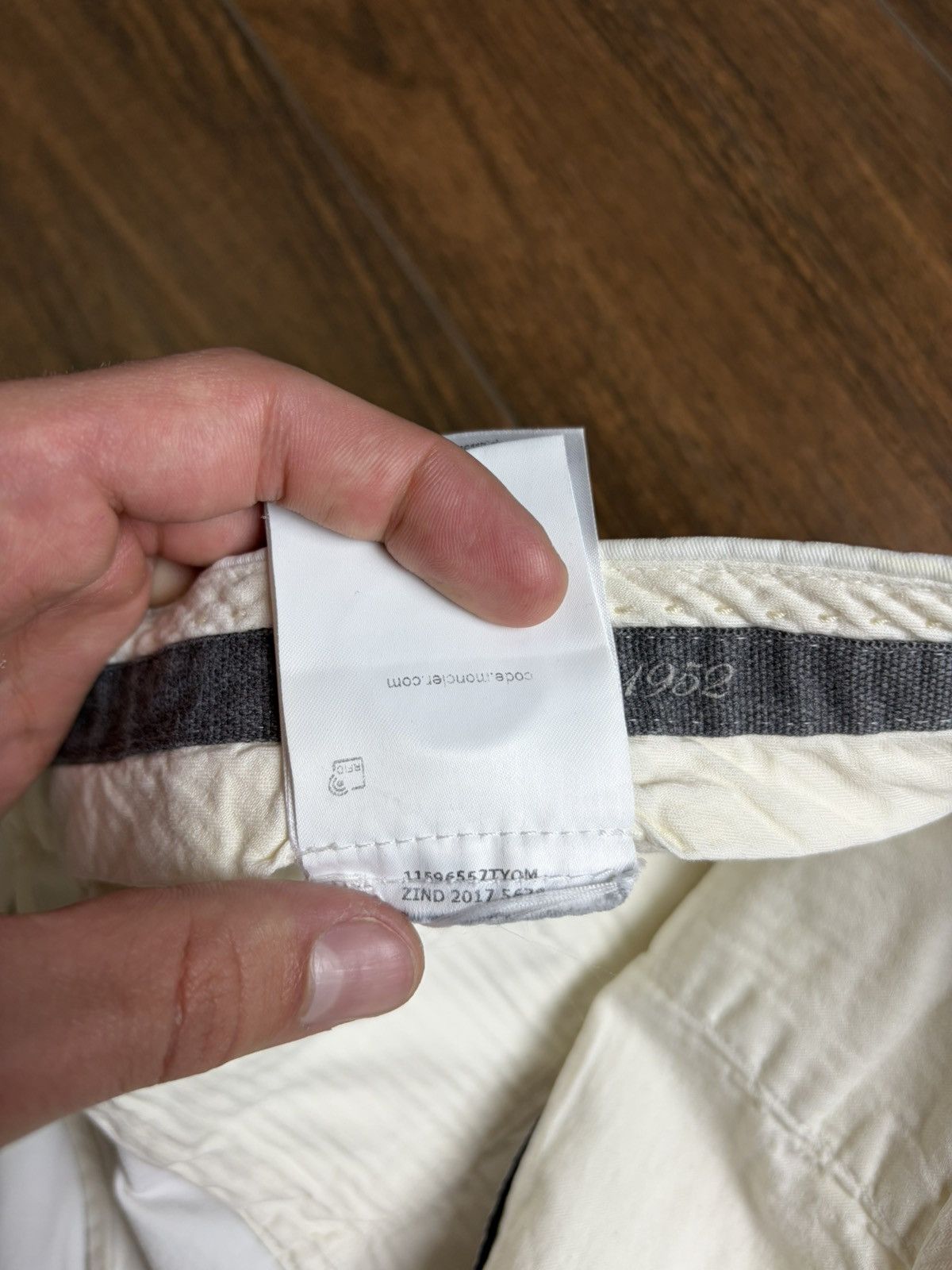 Moncler Moncler Classic Shorts Size US 40 / EU 56 - 6 Thumbnail