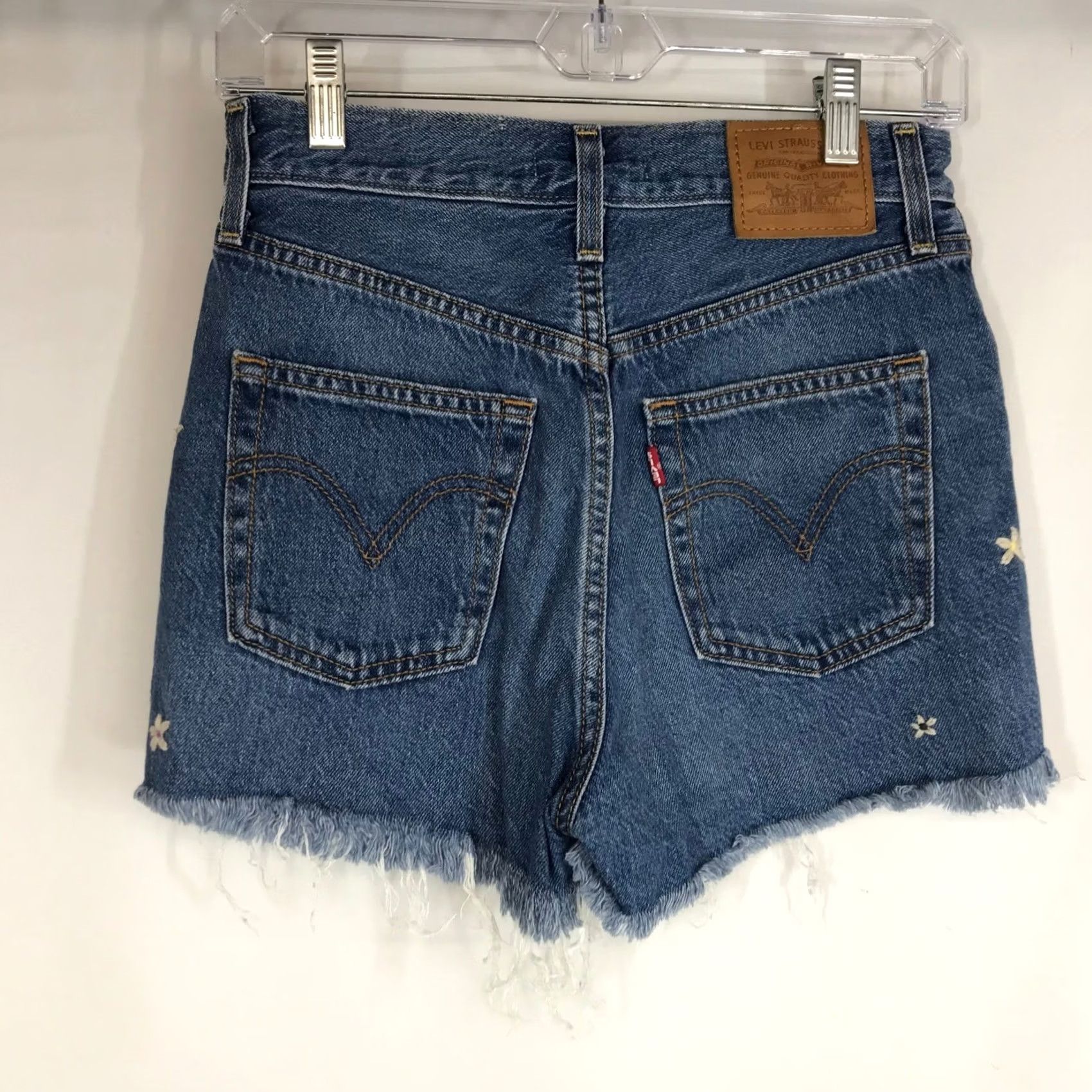 Levi's Levi's Ribcage Floral Embroidered Frayed Hem Blue Denim Shorts Women's Size 26 Size 26" / US 2 / IT 38 - 4 Thumbnail