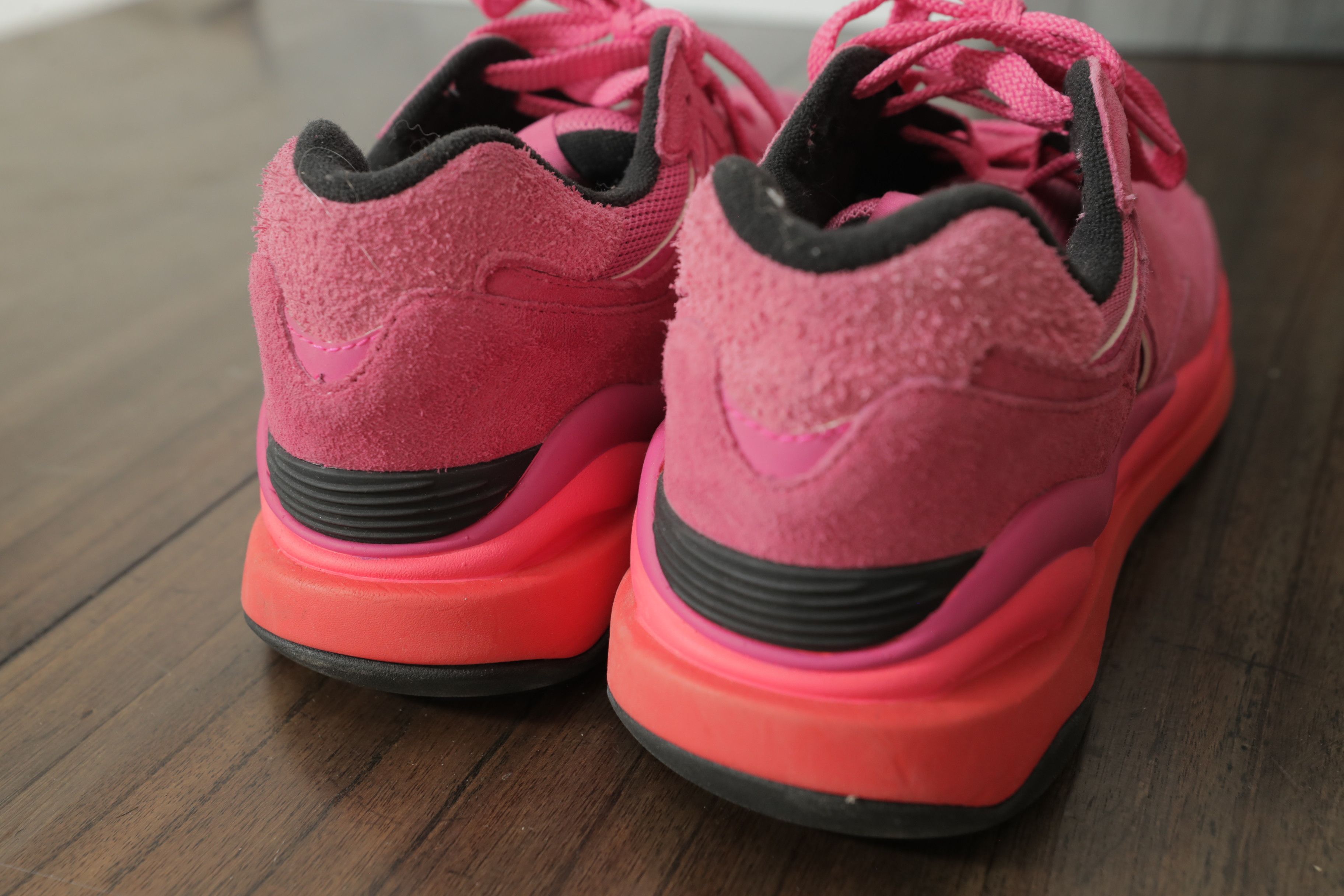 New Balance New Balance 57/40 Valentine's Day (2021) (9.5) Size US 9.5 / EU 42-43 - 7 Thumbnail