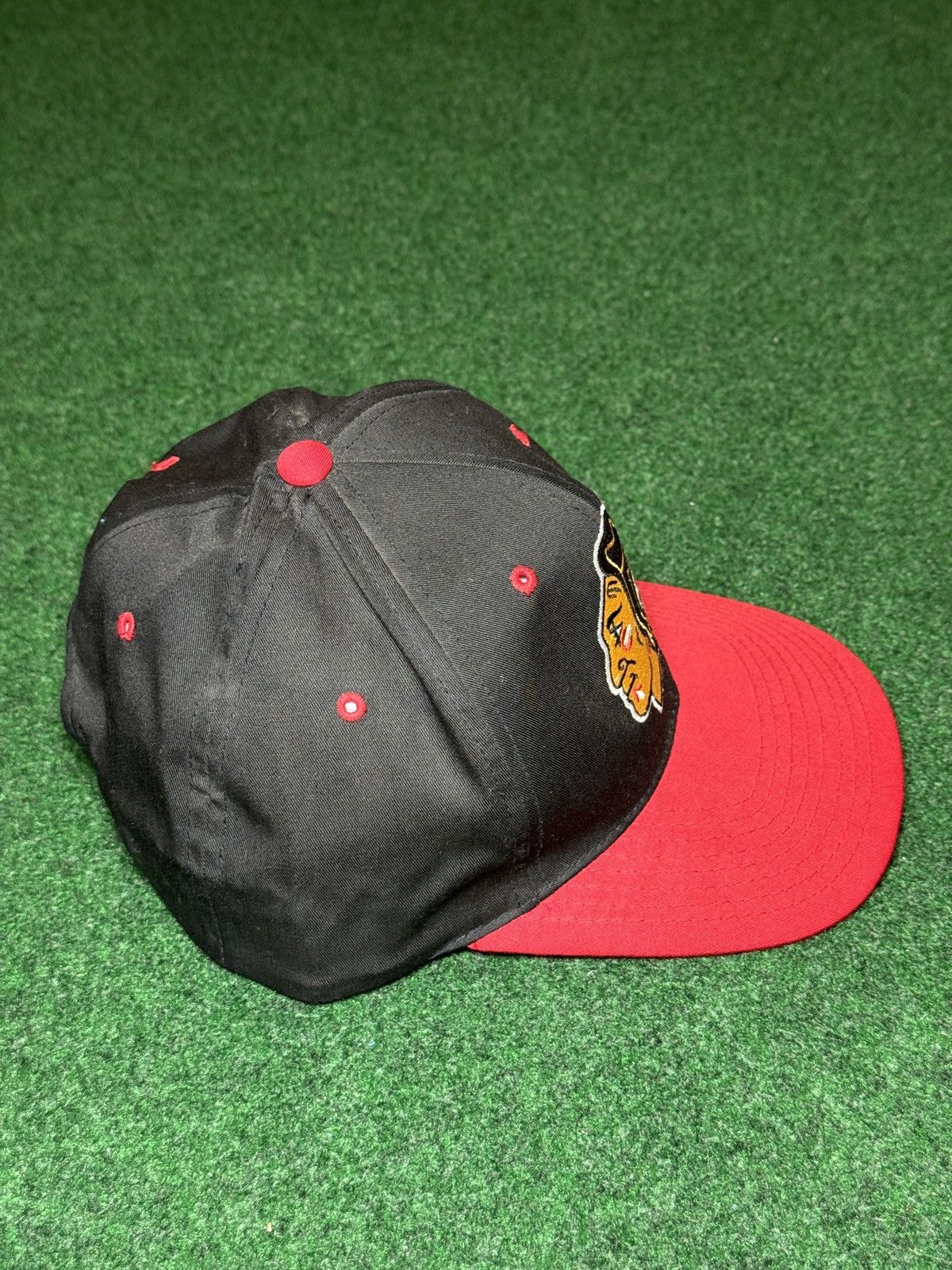 NHL × Starter × Vintage Vintage 90s Chicago Blawkhawks Black Red Retro Snapback Hat Size ONE SIZE - 2 Thumbnail
