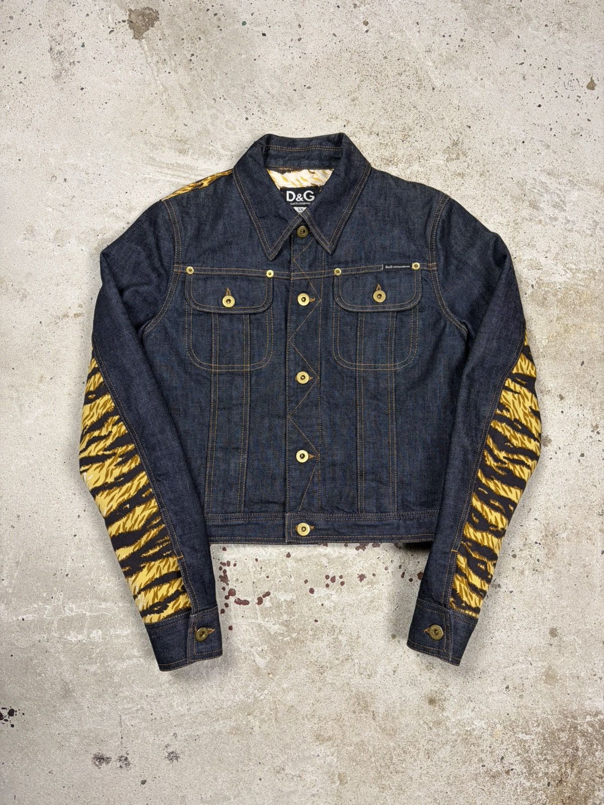 Dolce & Gabbana 2000s Dolce & Gabbana Hybrid Denim & Tiger Print Jacket Size XS / US 0-2 / IT 36-38 - 1 Thumbnail