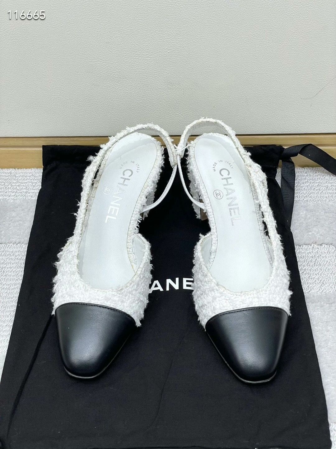 Chanel Chanel Black White Leather Block Heel Sandals Size US 5 / IT 35 - 1 Thumbnail