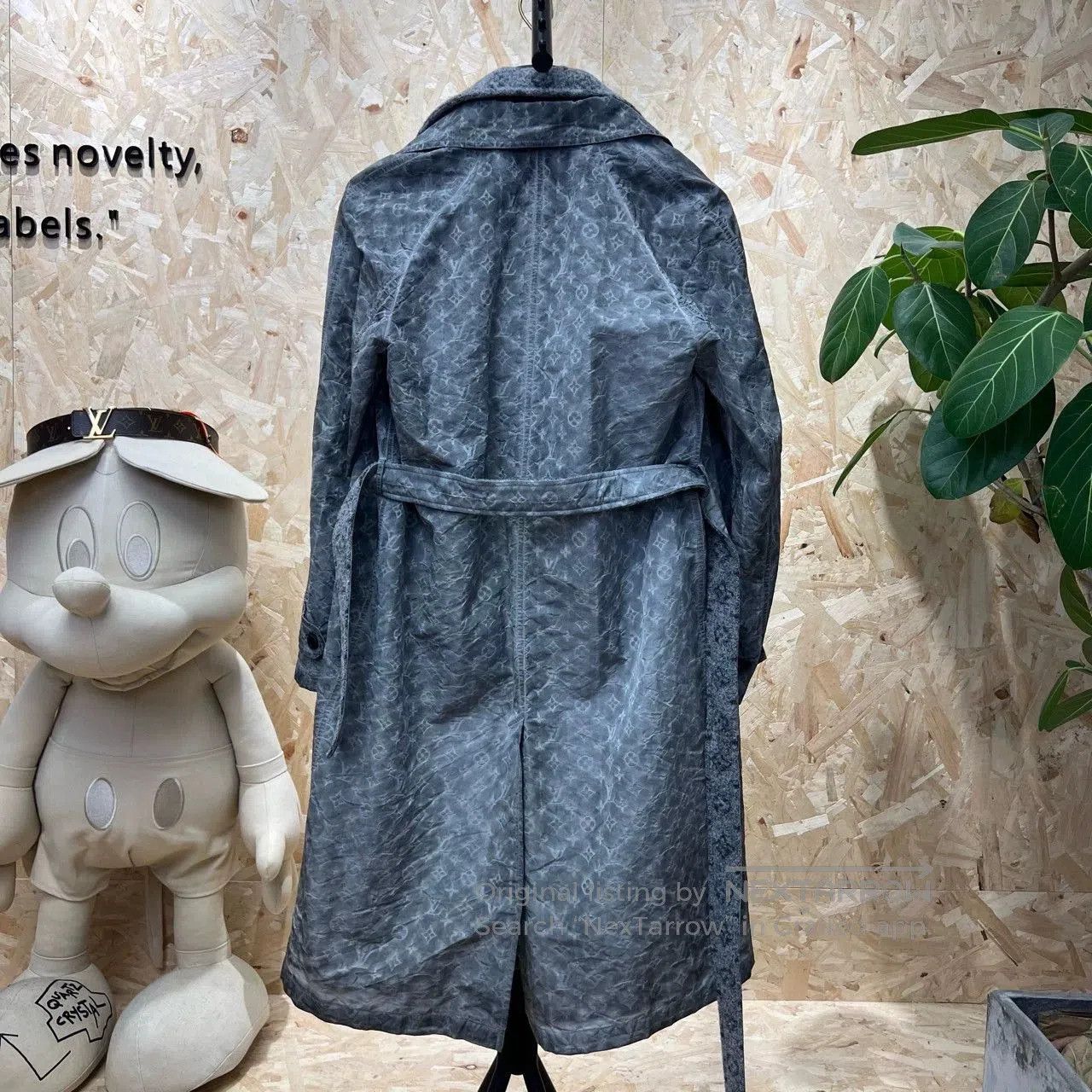 Louis Vuitton Louis Vuitton Monogram Print Coat Size 32. Size M / US 6-8 / IT 42-44 - 2 Thumbnail