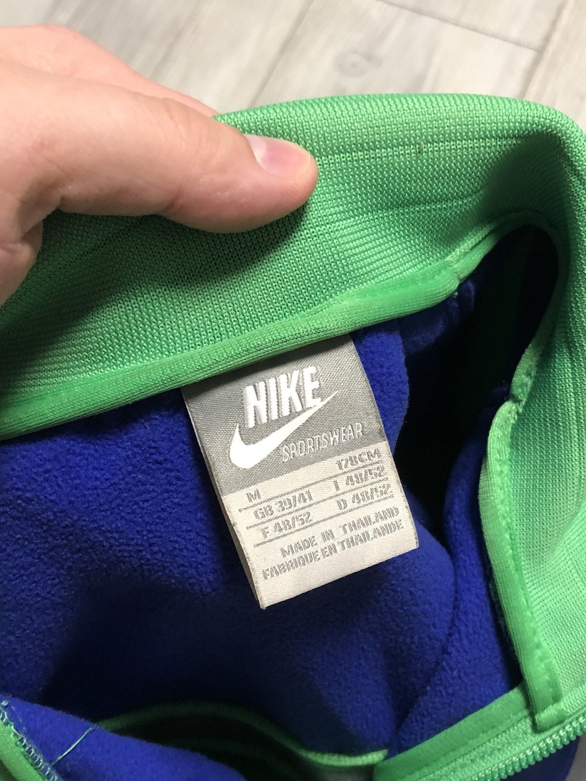 Nike × Vintage Vintage Nike Light Windbreaker Jacket Nike Zip jacket Nylon Size US M / EU 48-50 / 2 - 4 Thumbnail