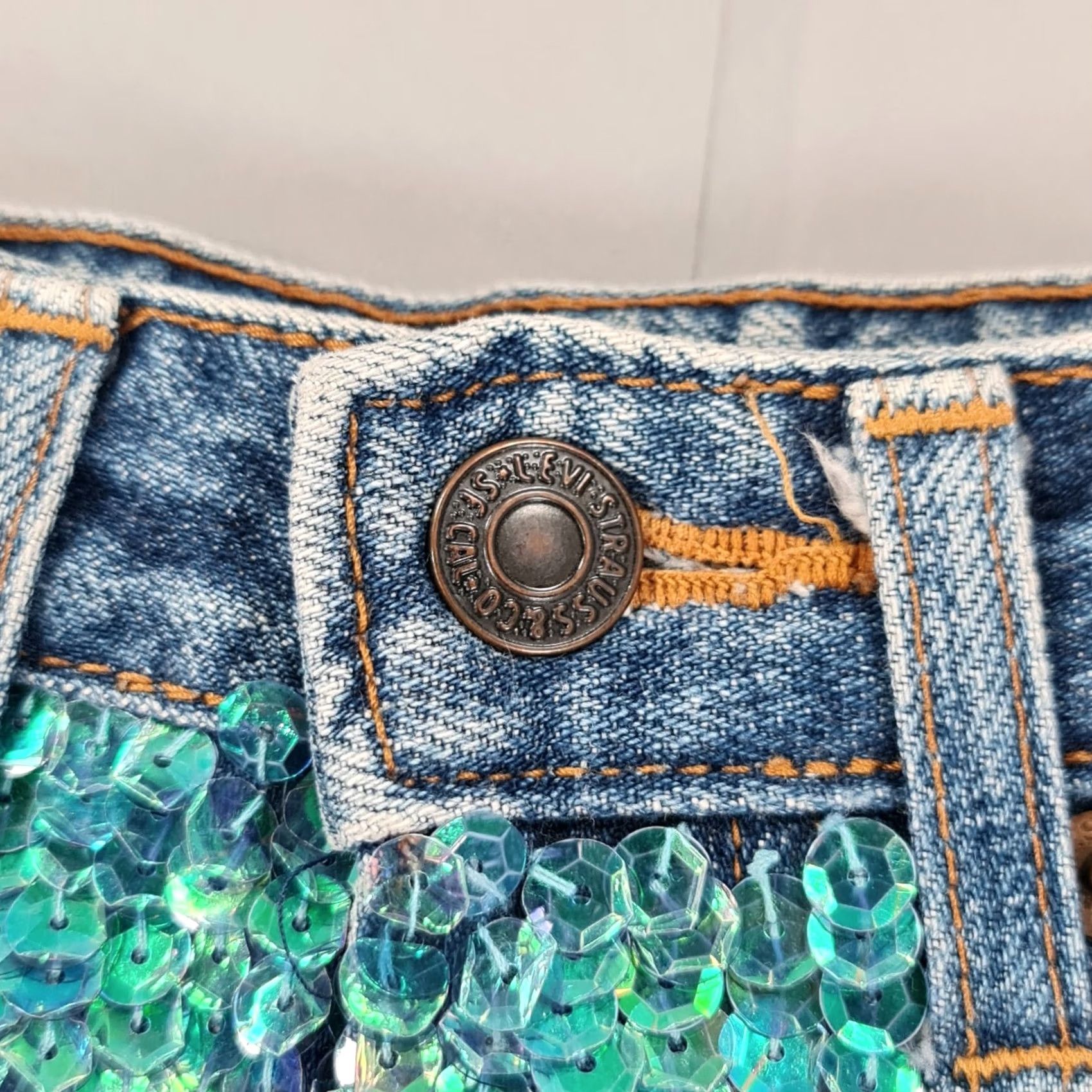 Levi's VINTAGE Levi's Womens Jeans Blue W26 L29 Sequin Ripped Tapered Made in Japan W603 Jeans Women Size 26" / US 2 / IT 38 - 3 Thumbnail