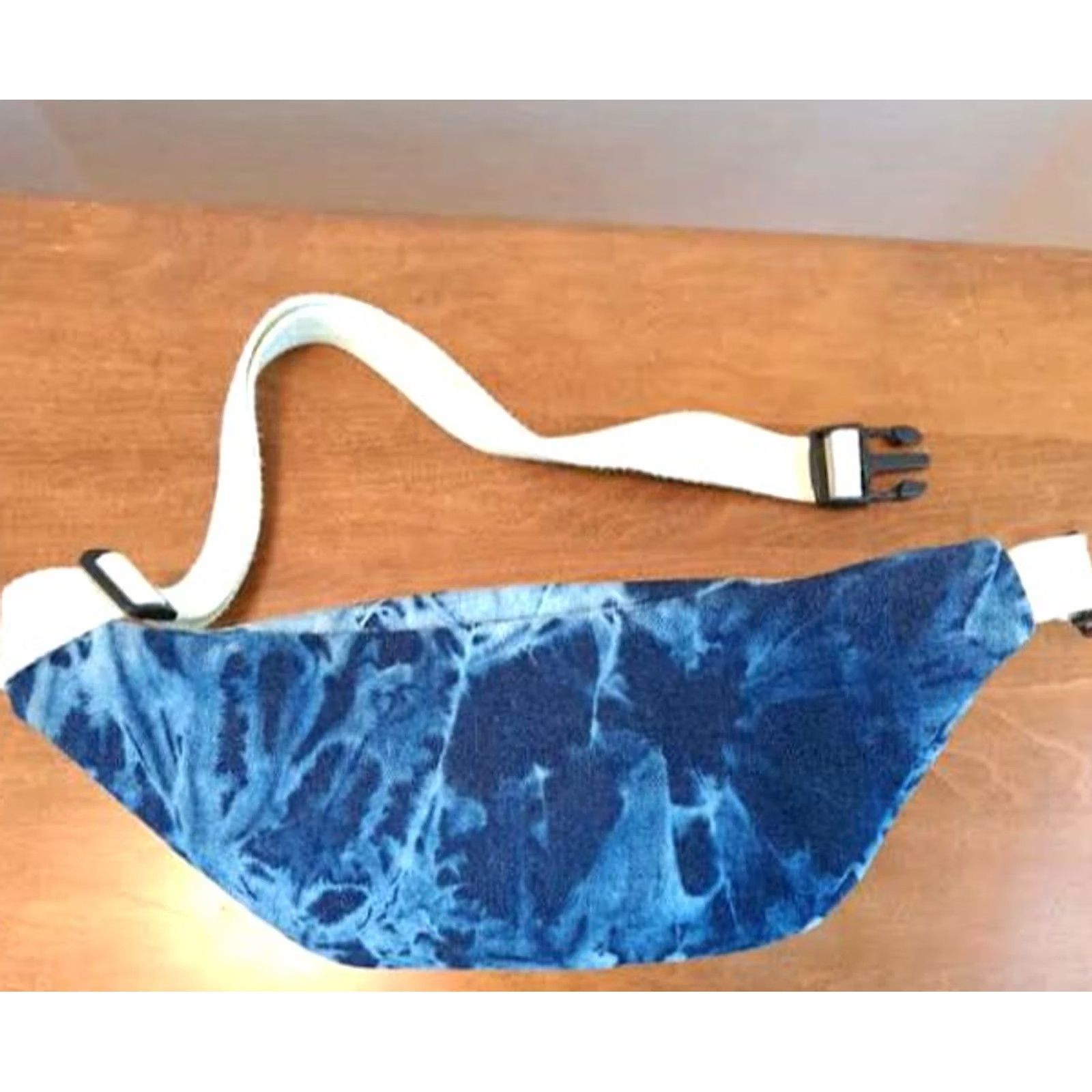 Vintage Wild Fable Tie-Dye Belt Bag & Fanny Pack Medium Adjustable Strap White Blue Womens Size ONE SIZE - 6 Thumbnail