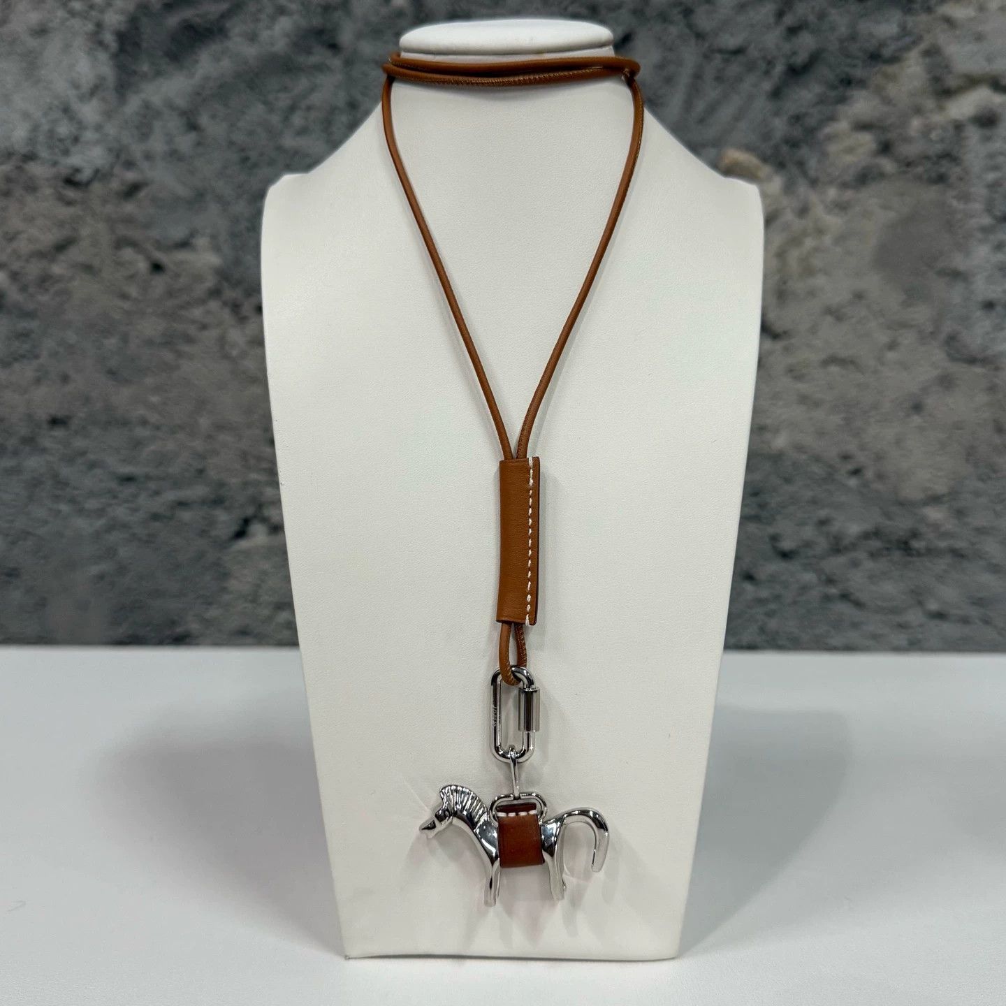 Hermes Hermes Pony Necklace New Unworn Size ONE SIZE - 1 Thumbnail