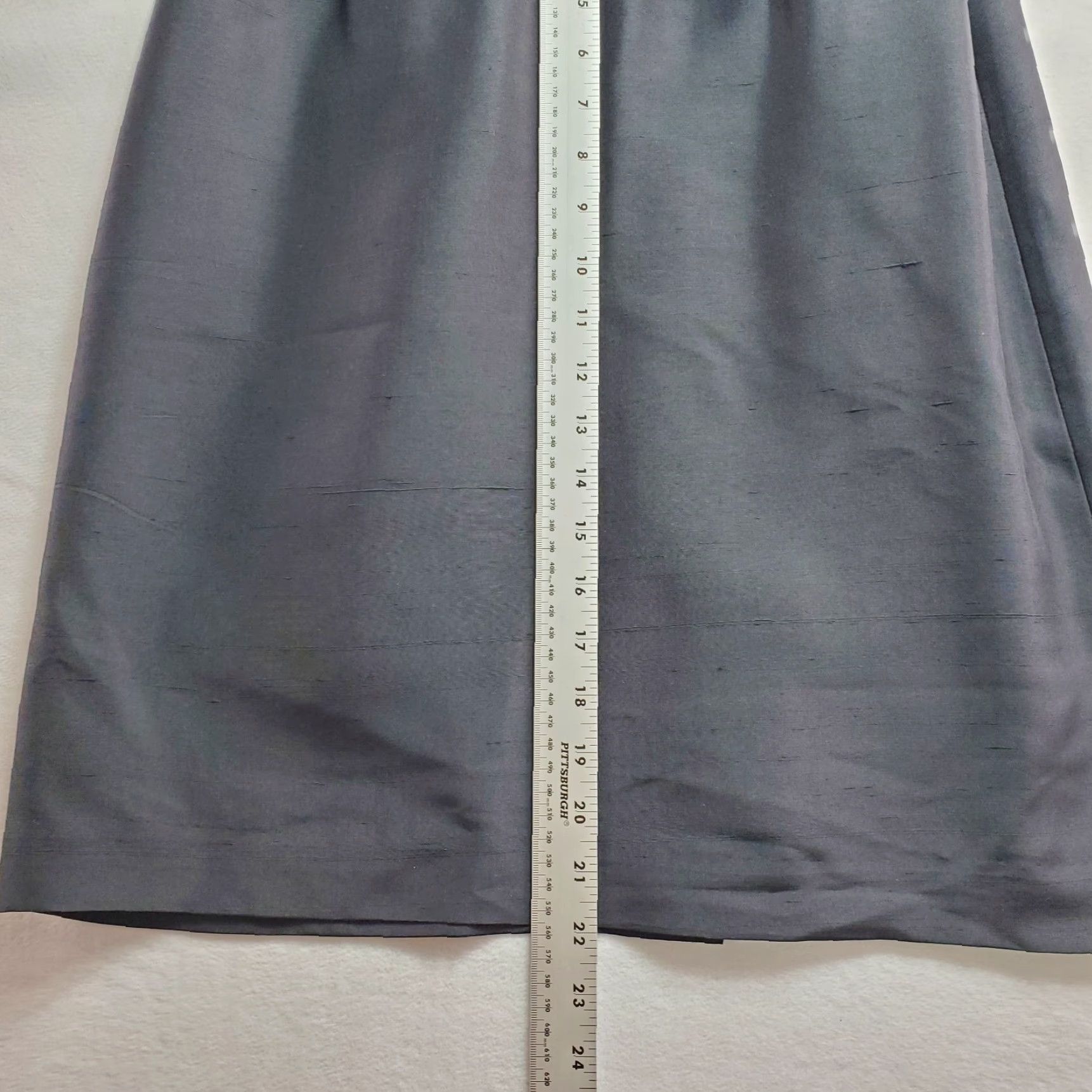 Talbots Talbots Skirt Women 6 Petite Black 100% Silk Straight & Pencil Knee Length Zipper Pleated Slit Workwear Silk Career Modern Vintage: No Size 28" / US 6 / IT 42 - 5 Thumbnail