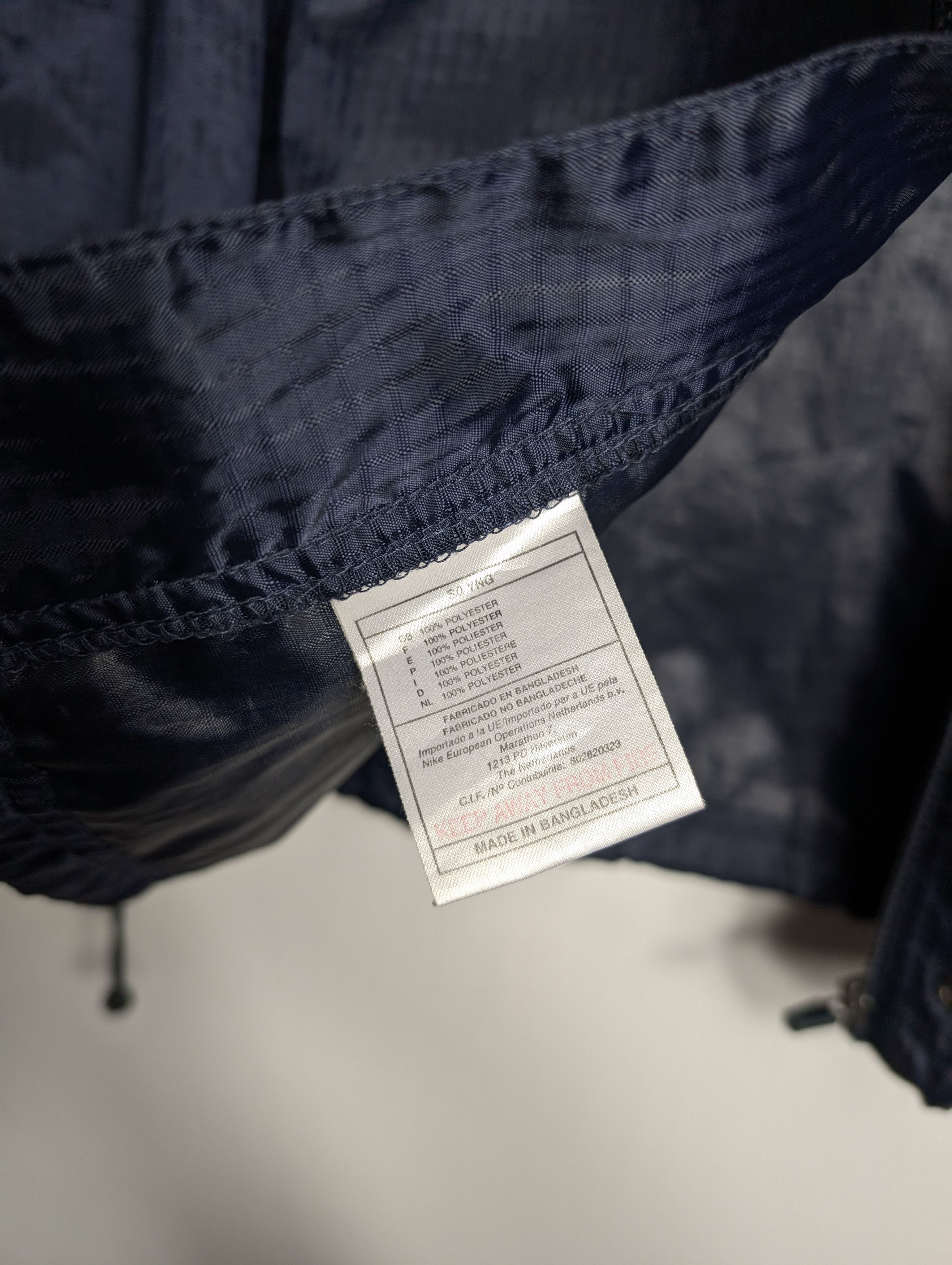 Nike × Vintage Vintage Nike 90s Windbreaker Rain Jacket Full Zip Navy Boxy Size US L / EU 52-54 / 3 - 5 Thumbnail