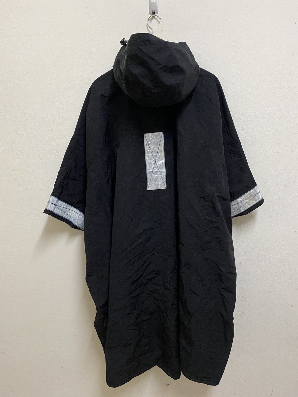 Comme des Garcons rare comme des garcons junya watanabe fw18 reflector poncho Size US L / EU 52-54 / 3 - 1 Thumbnail