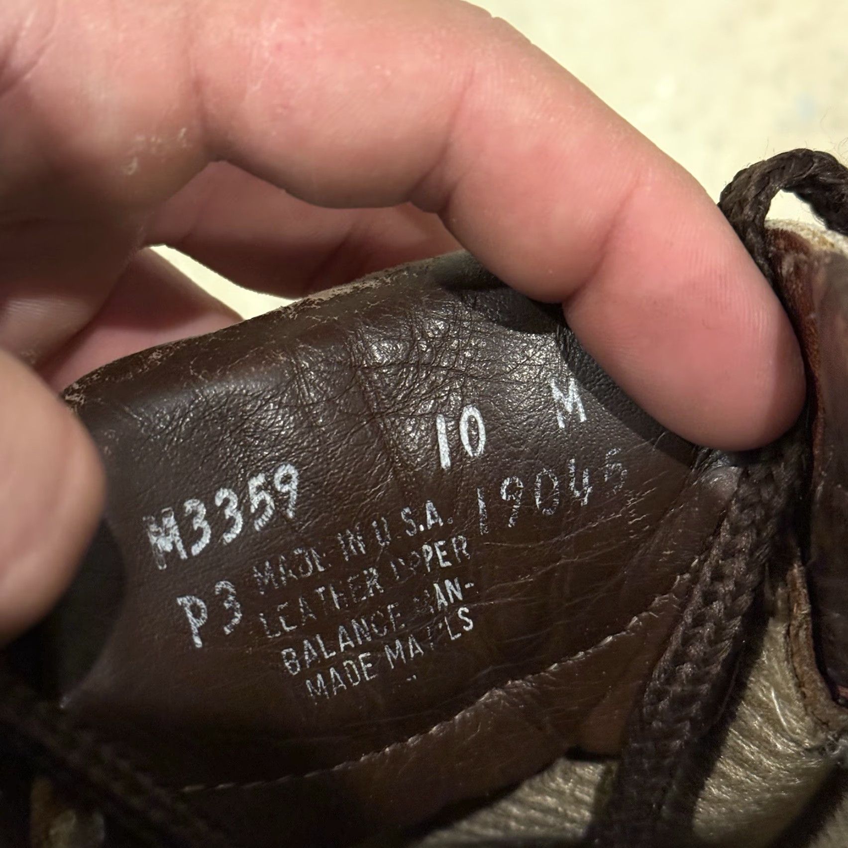 Vibram Rockport GoreTex Safari Boots Mens 10 M Brown Leather Hiking Chukka Vibram Boots Size US 10 / EU 43 - 4 Thumbnail