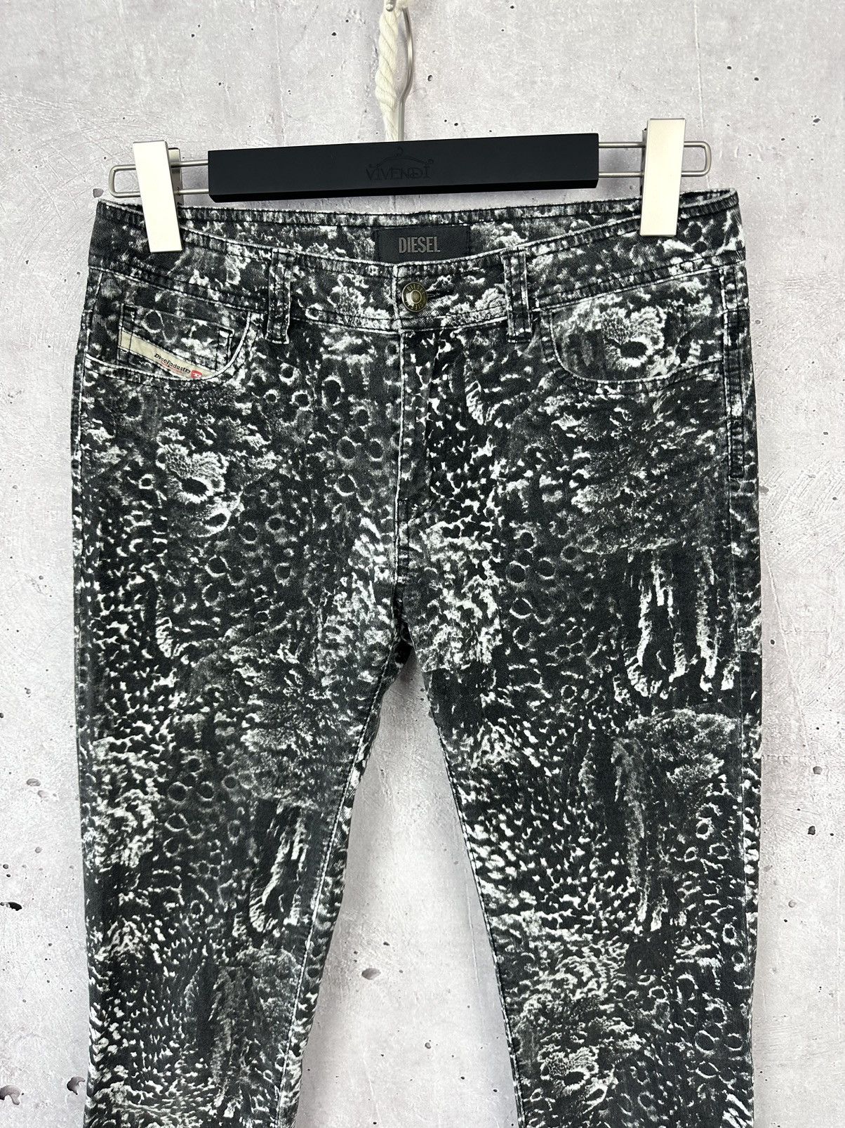 Diesel × Vintage Diesel Vintage Abstract Printed Jeans Pants Size 28" / US 6 / IT 42 - 2 Thumbnail