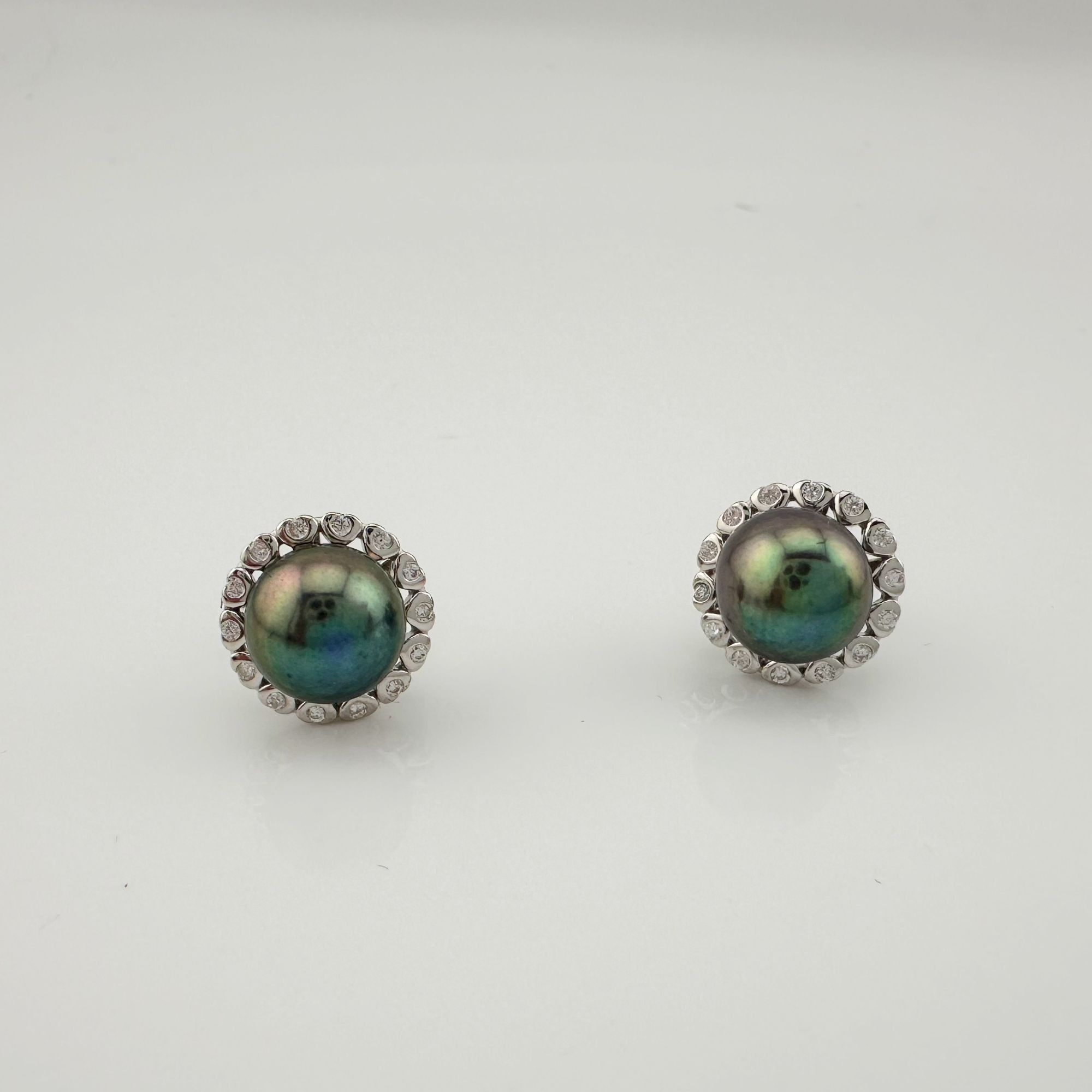Other Peacock Pearl Halo Stud Earrings Size ONE SIZE - 3 Thumbnail