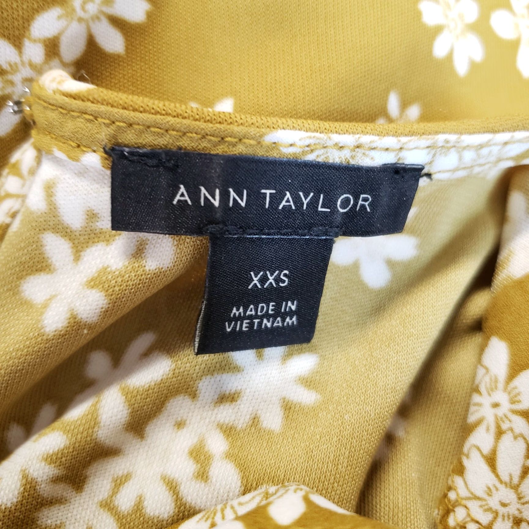 Ann Taylor Ann Taylor LOFT Womens Top 2XS Mustard White Floral Short Sleeve Round Neck Blouse Mens Womens Girls Boys Size XXS / US 00 / IT 34 - 6 Thumbnail