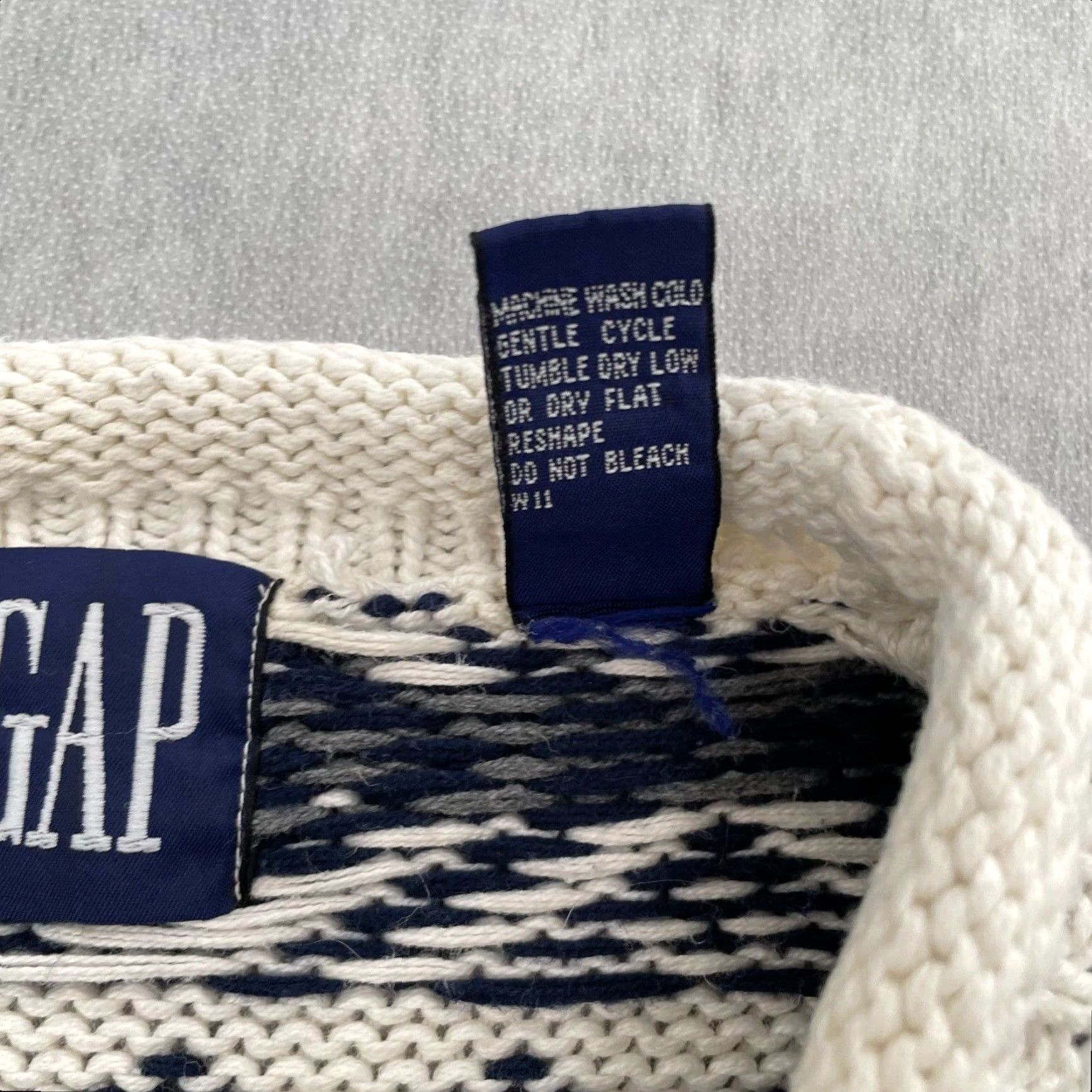 Gap VINTAGE Gap Chunky-Knit Sweater Adult Medium Blue Geometric Fair Isle 90s Mens Size US M / EU 48-50 / 2 - 6 Thumbnail