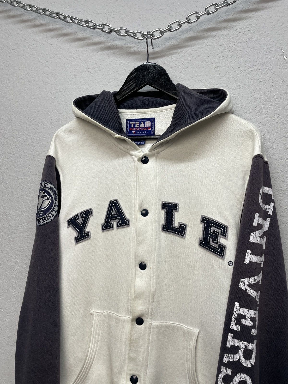 Vintage Vintage Y2K Yale University Boxy Fit Big Logo Zip Hoodie Size US M / EU 48-50 / 2 - 3 Thumbnail