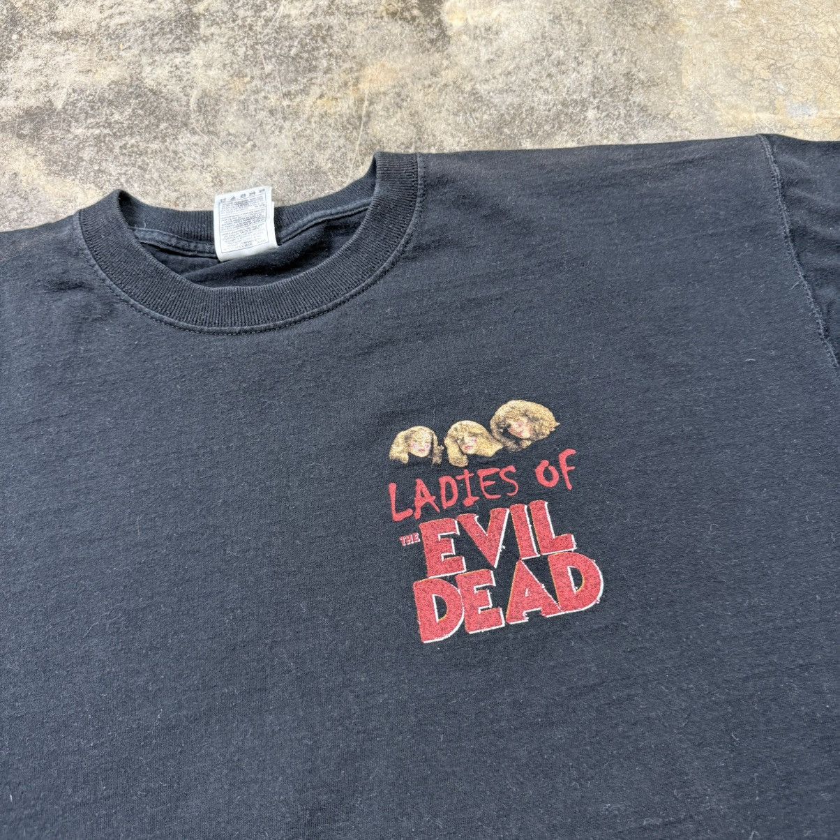 Vintage vintage the evil dead movie promo ladies of evil dead tshirt Size US XXL / EU 58 / 5 - 5 Thumbnail