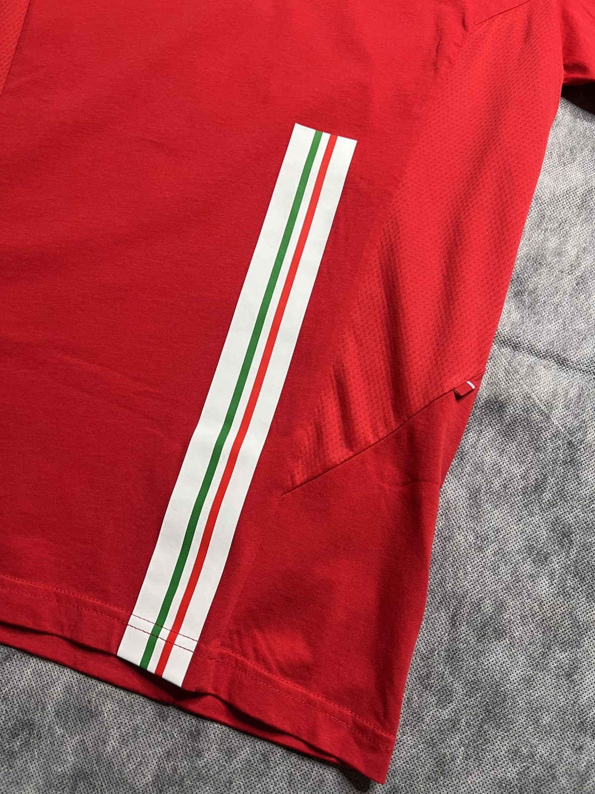 Ferrari × Puma Vintage Puma Ferrari T-Shirt Formula One Pirelli Size US M / EU 48-50 / 2 - 5 Thumbnail