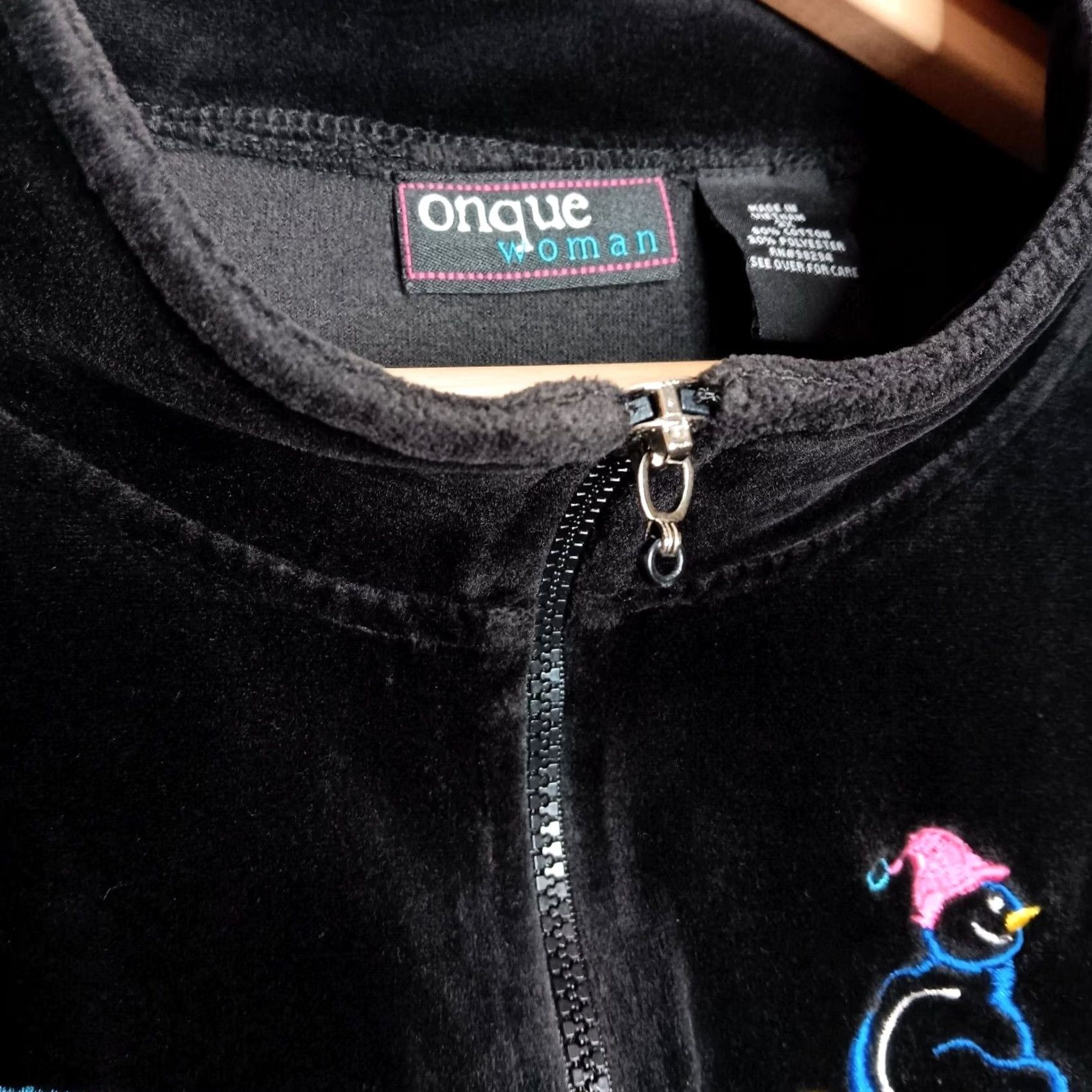 Velour VINTAGE Onque Women Sweatshirt Black Velour Snowmen Sledding Ski Full Zip 2X Men Ladies Embroidered Winter Plush Cozy Casual/Party Size US XXL / EU 58 / 5 - 3 Thumbnail