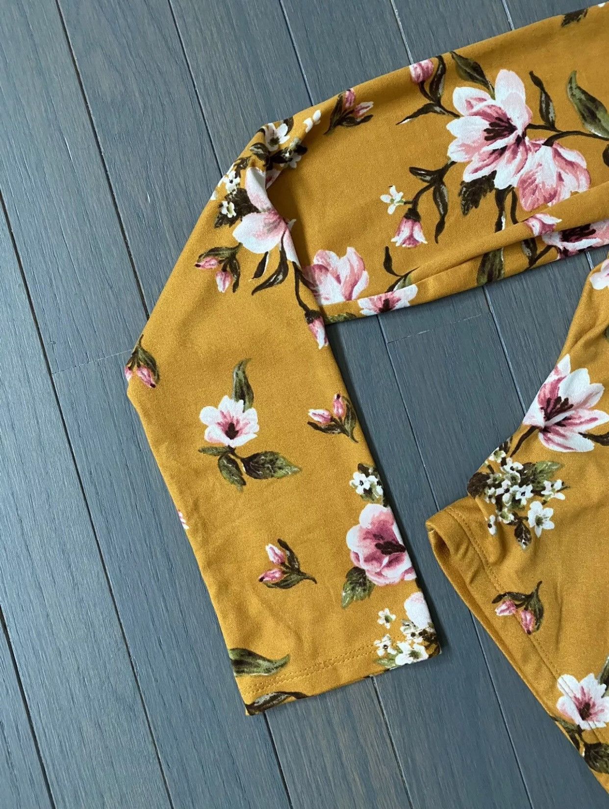 Other ACTIVE USA Long Sleeved Floral Cropped tops Size M / US 6-8 / IT 42-44 - 6 Thumbnail