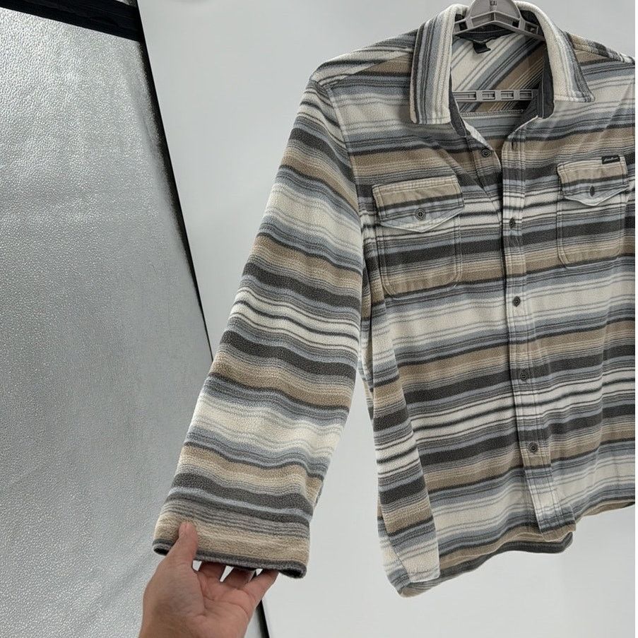 Eddie Bauer Eddie Bauer blue cream micro fleece button down shirt Size US XL / EU 56 / 4 - 6 Thumbnail
