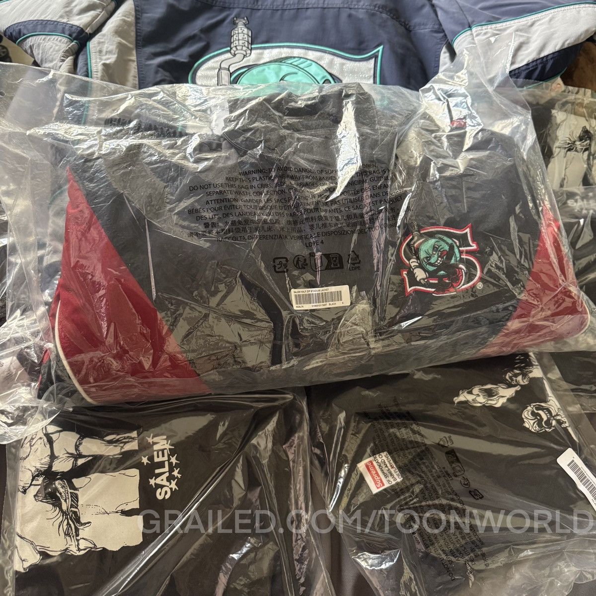 Supreme SALEM HALF ZIP STADIUM JACKET - BLACK/RED Size US S / EU 44-46 / 1 - 7 Thumbnail