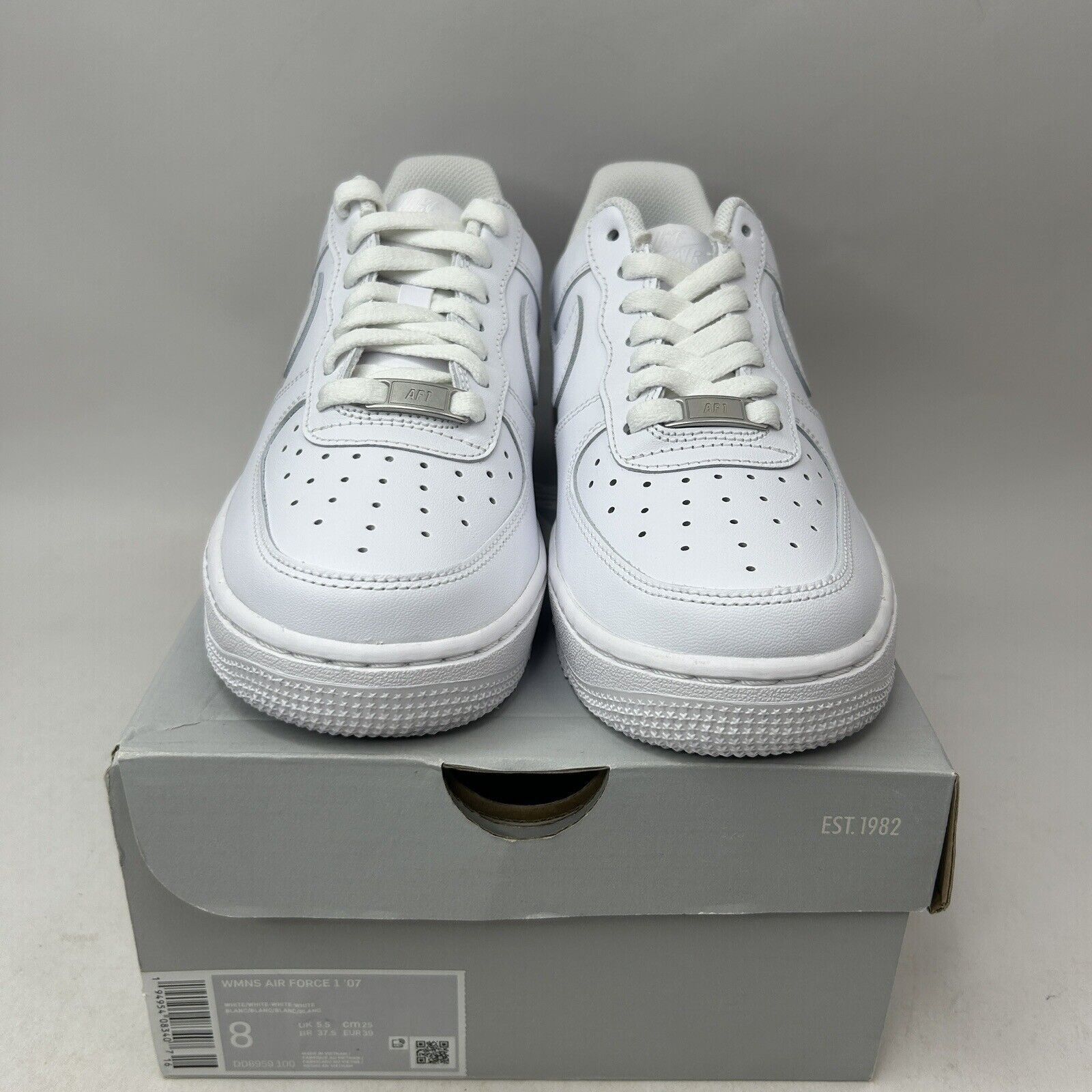 Nike Nike Air Force 1 Low 07’ “Triple White” 2024 Size US 8 / IT 38 - 2 Thumbnail