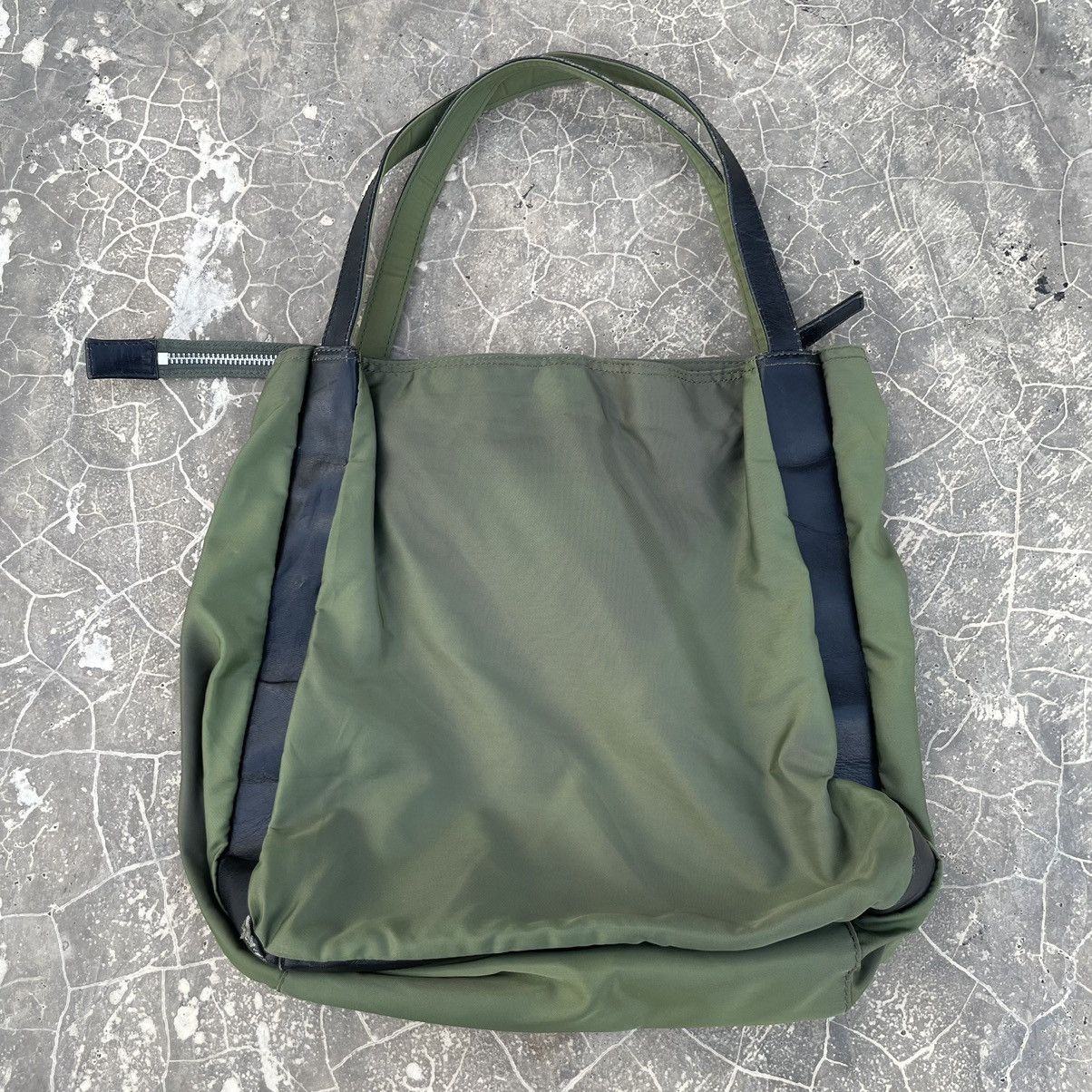 Yohji Yamamoto Y’saccs by Yohji Yamamoto Nylon Mix Leather Tote Bag Size ONE SIZE - 4 Thumbnail