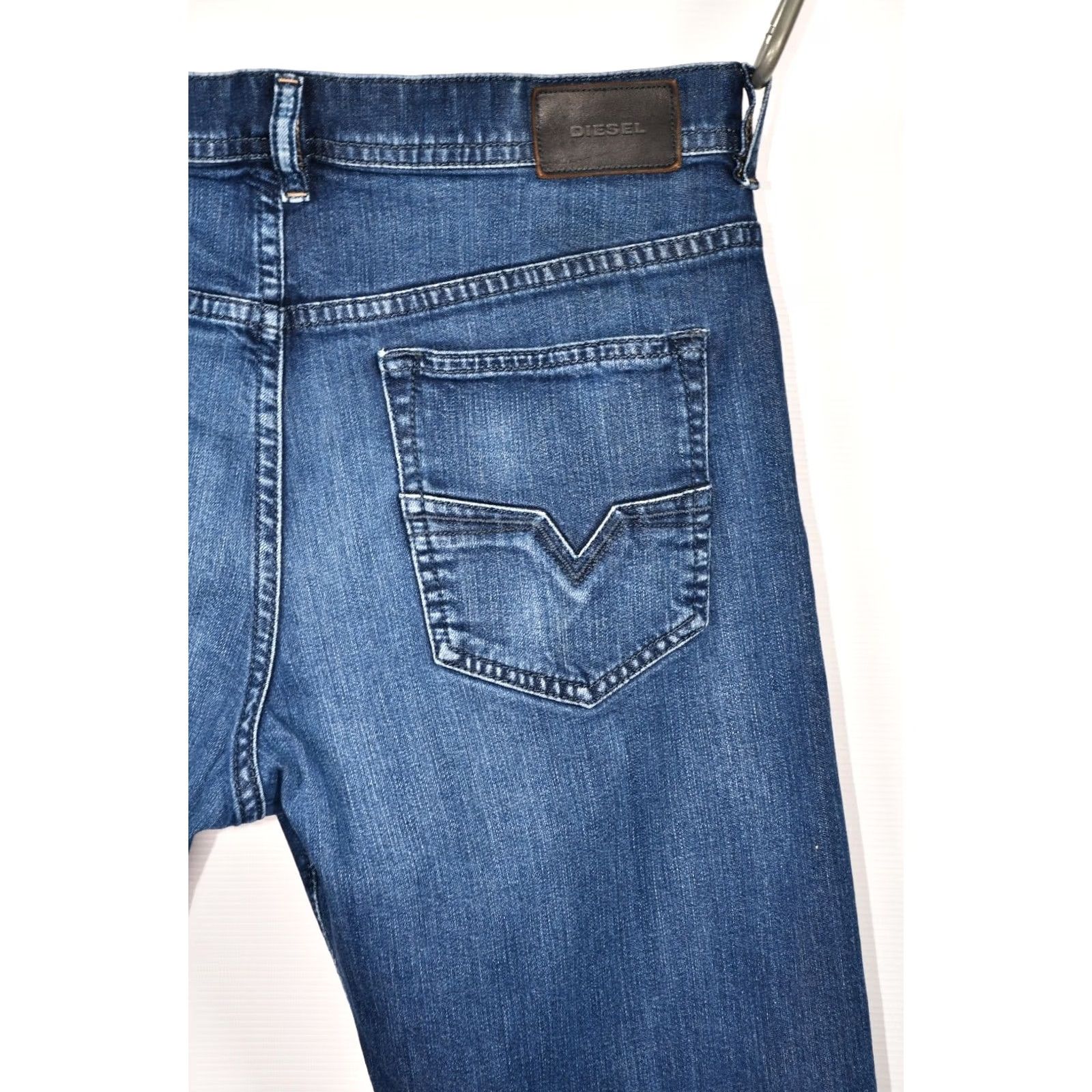 Diesel Diesel Thytan 084NR Comfort-Straight Jeans Men W34 L32 blue 5-Pocket Denim Cotton Regular Inseam 32 Straight Comfort Stretch Narrow tag jeans Mens Size US 34 / EU 50 - 3 Thumbnail