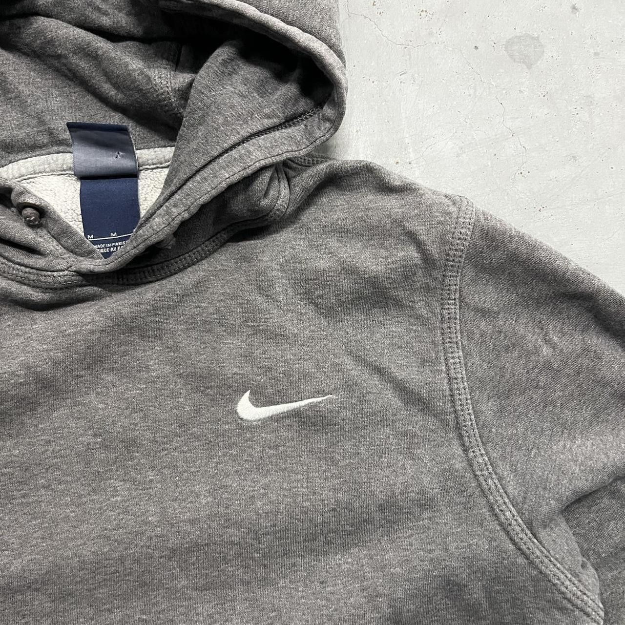 Nike Crazy Vintage Y2K/2000s Nike Blue tag Embroidered Swoosh Grey Hoodie! Size US M / EU 48-50 / 2 - 2 Thumbnail