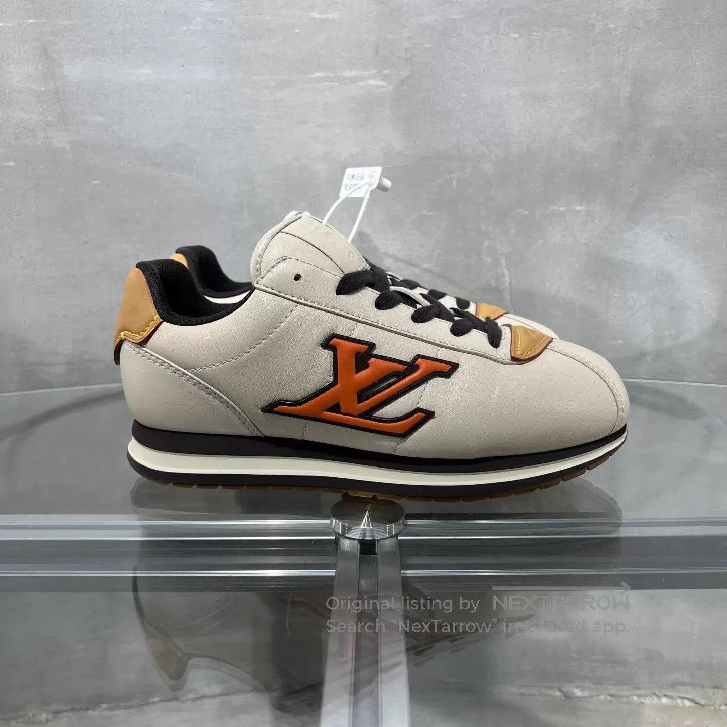 Louis Vuitton Beige Low-Top Sneakers Size 8. Size US 8 / EU 41 - 4 Thumbnail