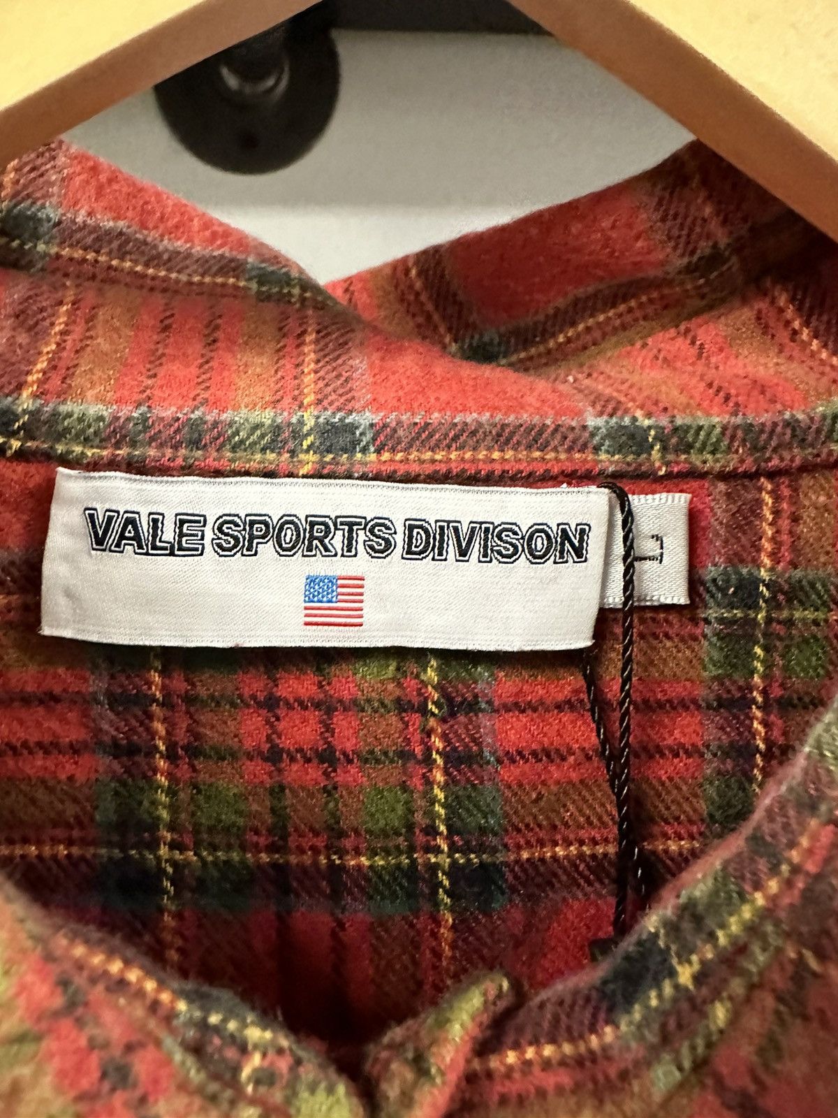 Vale Valley vale new large rhinestone button up Size US L / EU 52-54 / 3 - 2 Thumbnail